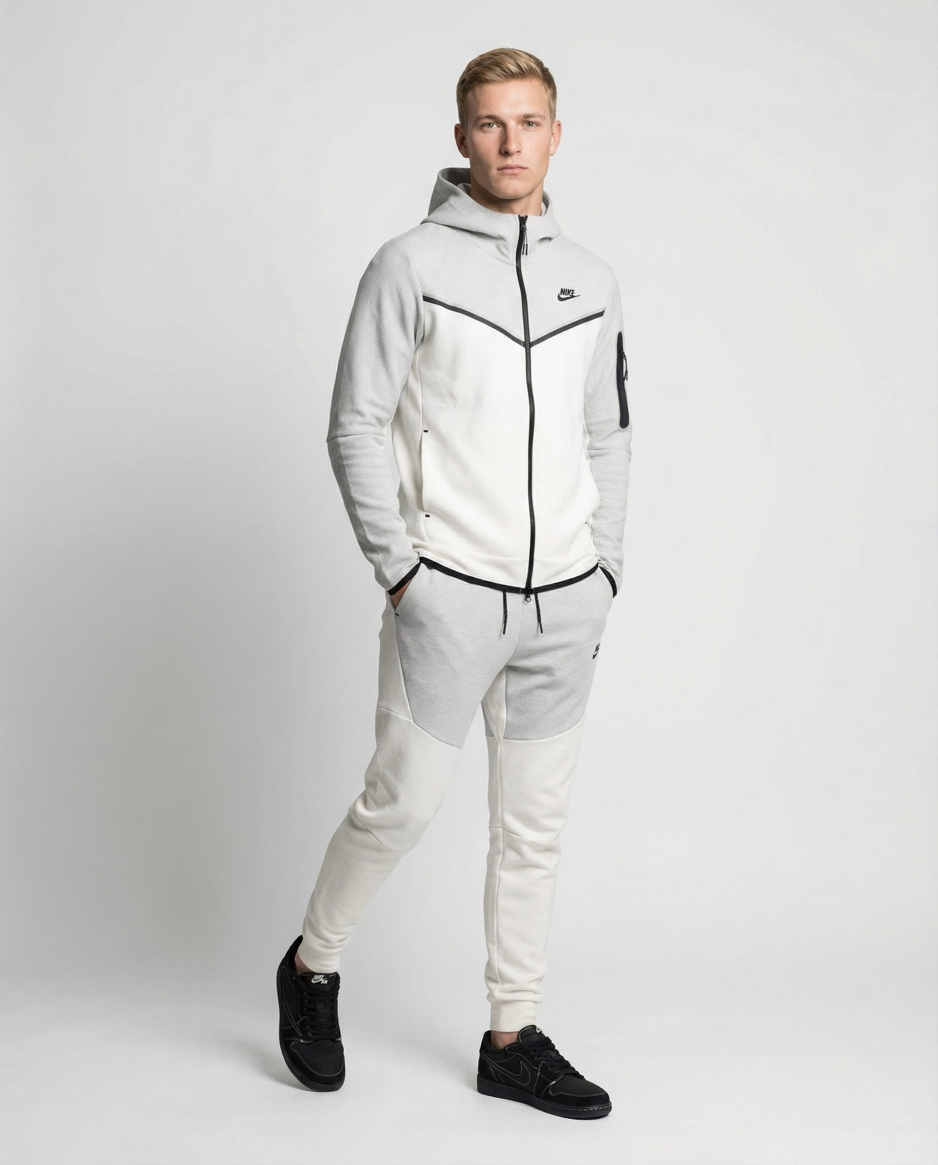 חליפה אפור לבן 2023 - TECH FLEECE - יוניסקס