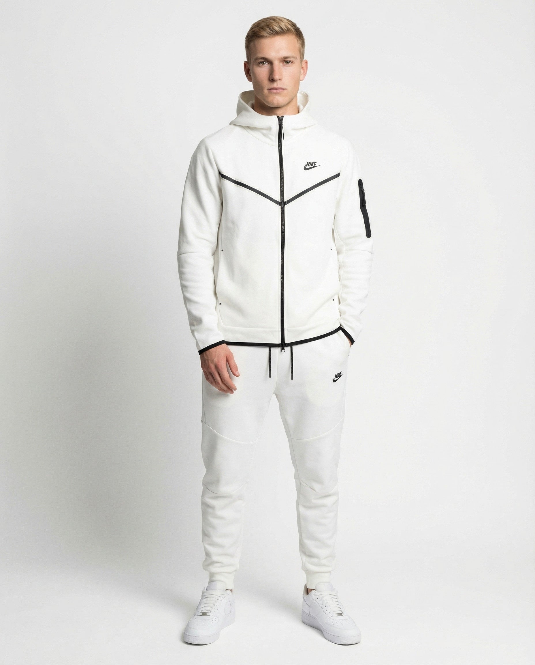 חליפה לבן 2026 - TECH FLEECE - יוניסקס