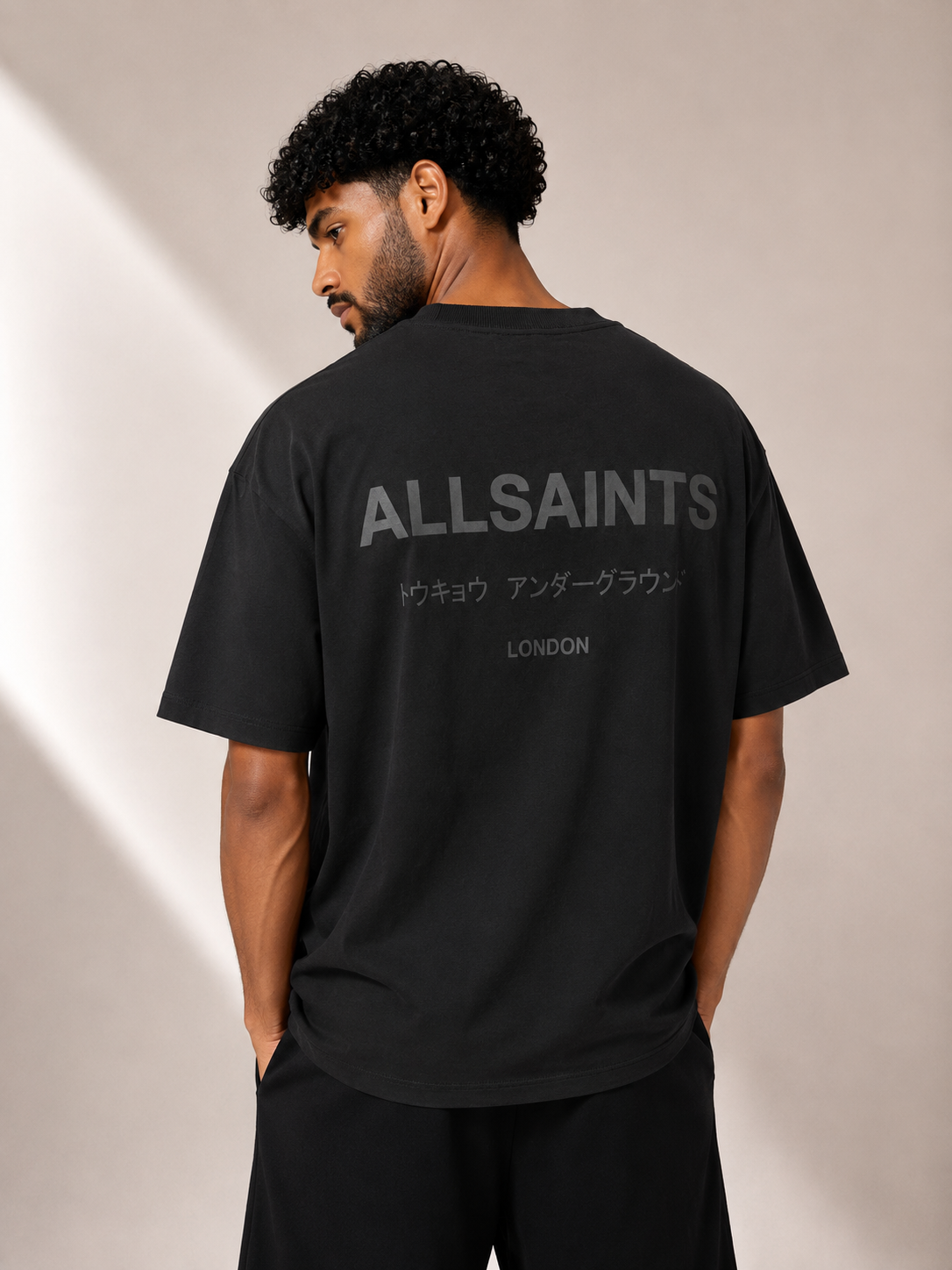 טי שירט - ALLSAINTS - שחור כיתוב שחור