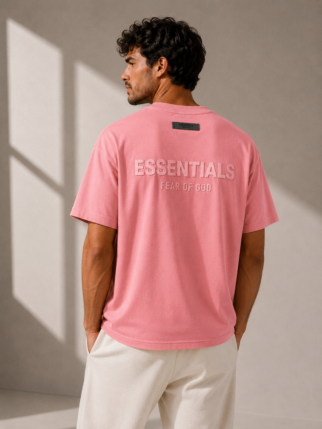 טי שירט - ESSENTIALS - ורוד כיתוב ורוד