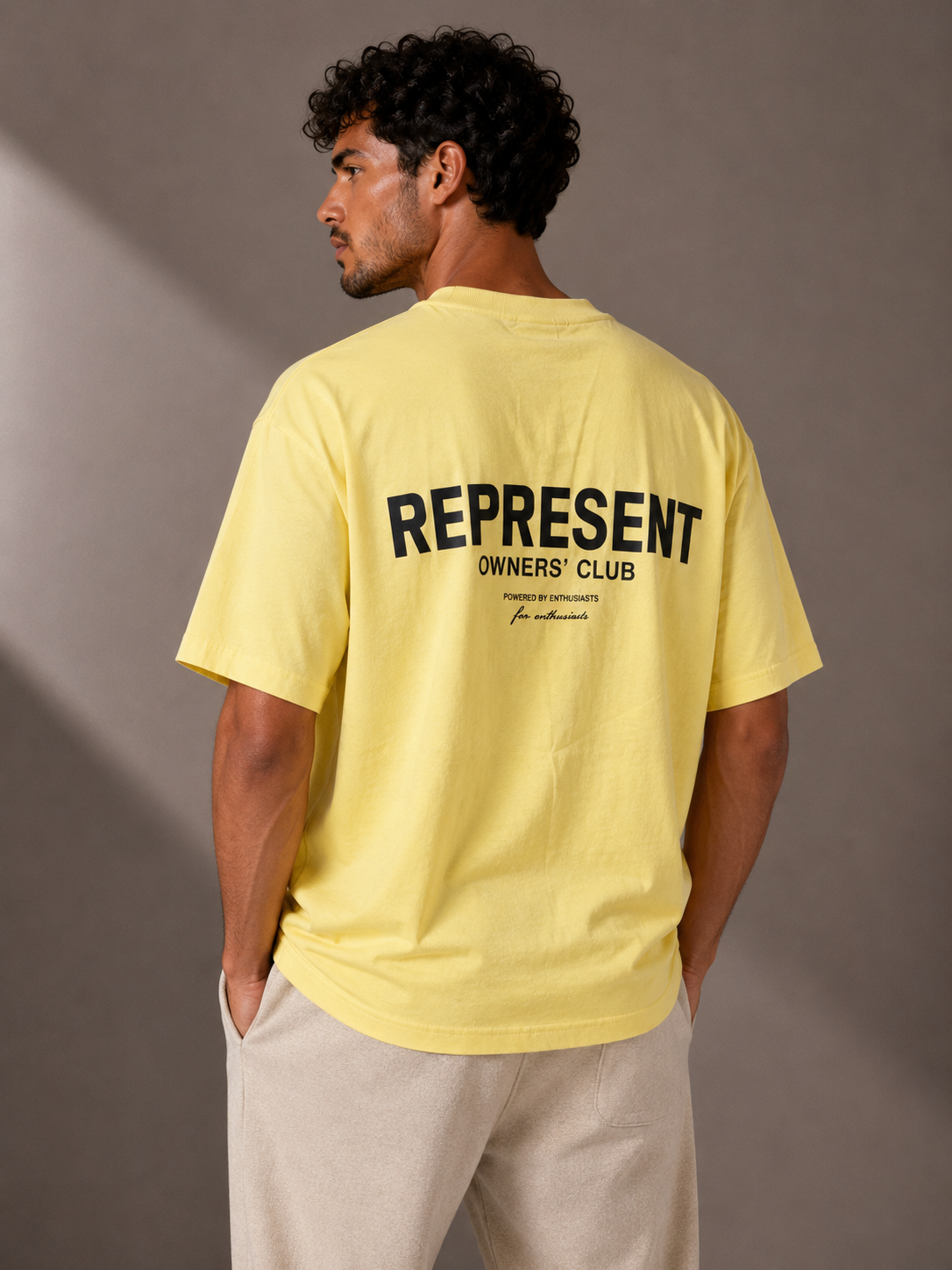 טי שירט - REPRESENTS - צהוב כיתוב לבן