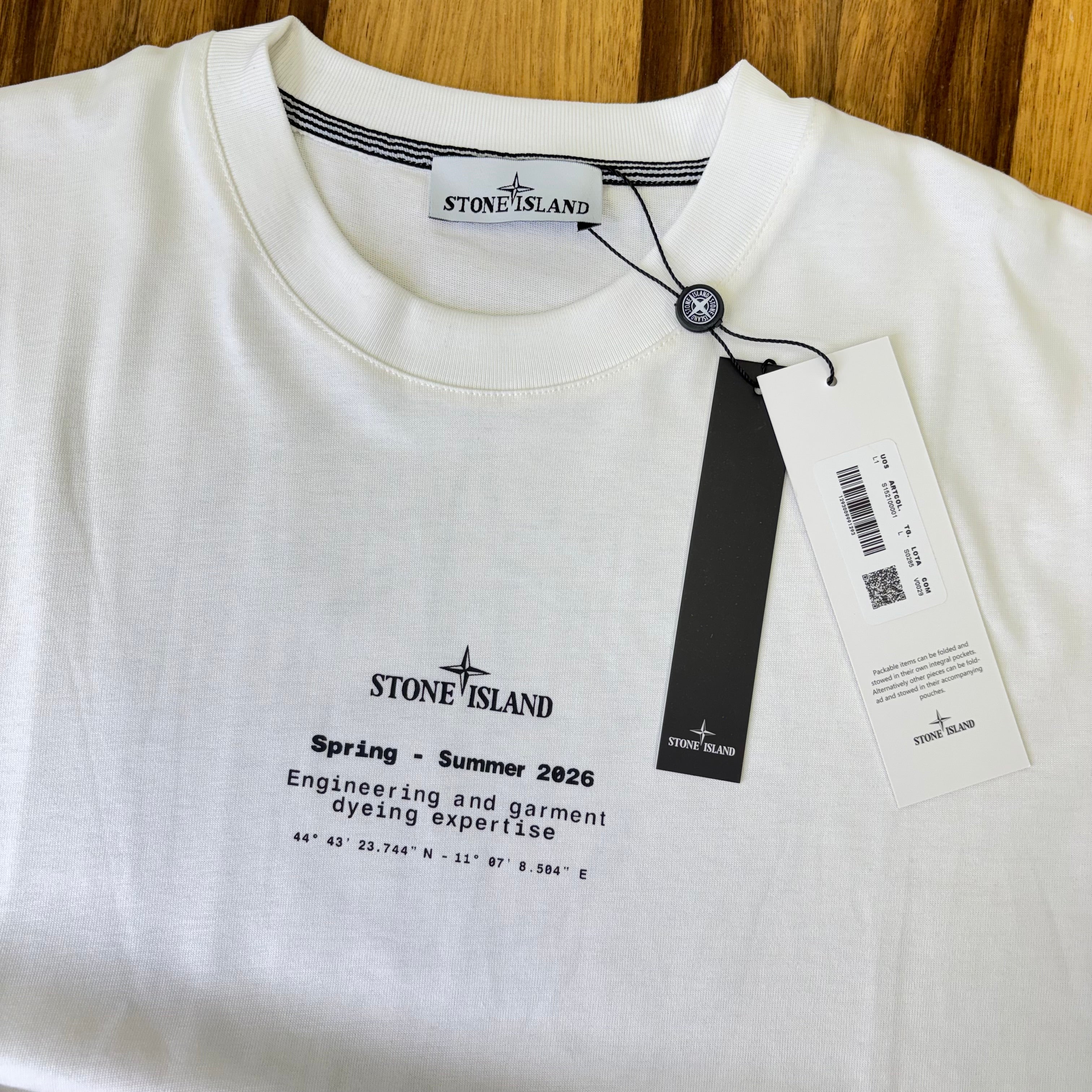 טי שירט - STONE ISLAND - לבן כיתוב שחור