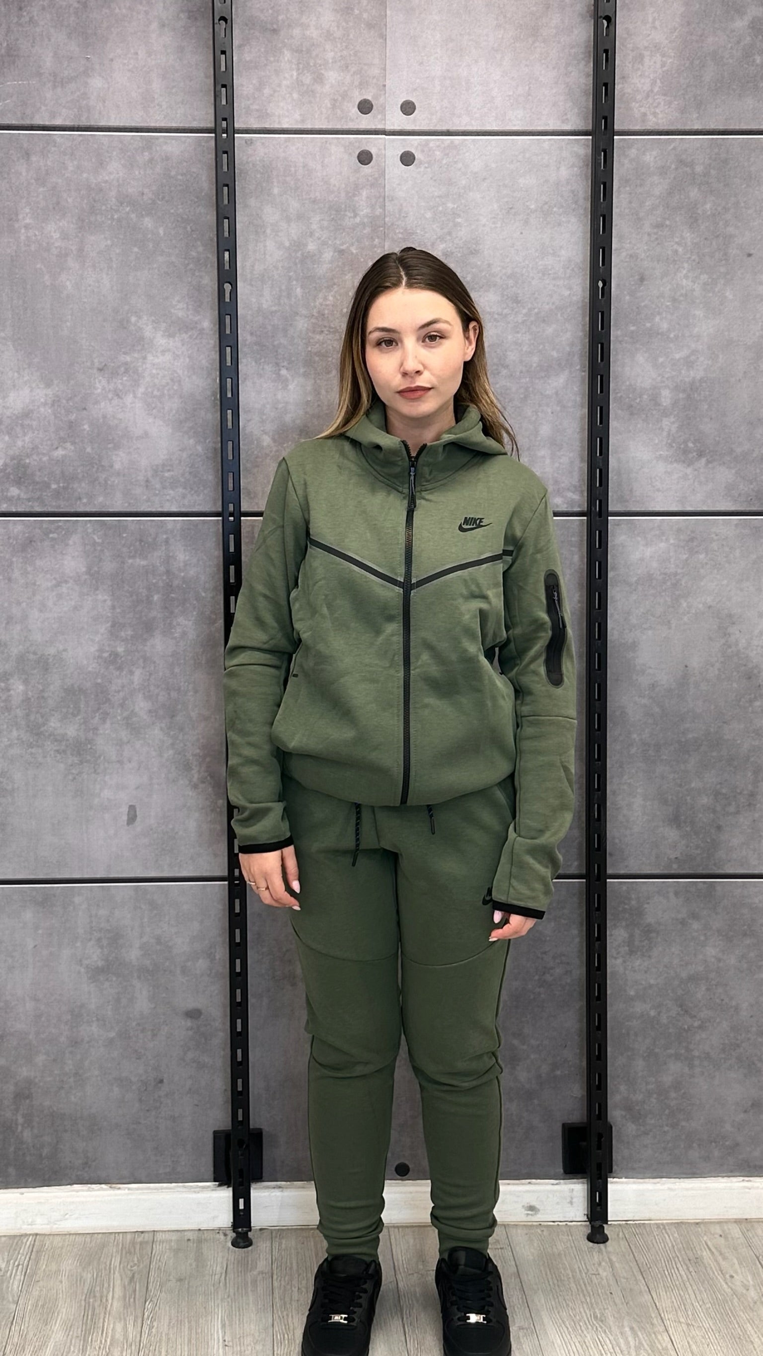 חליפה ירוק 2023 - TECH FLEECE - יוניסקס