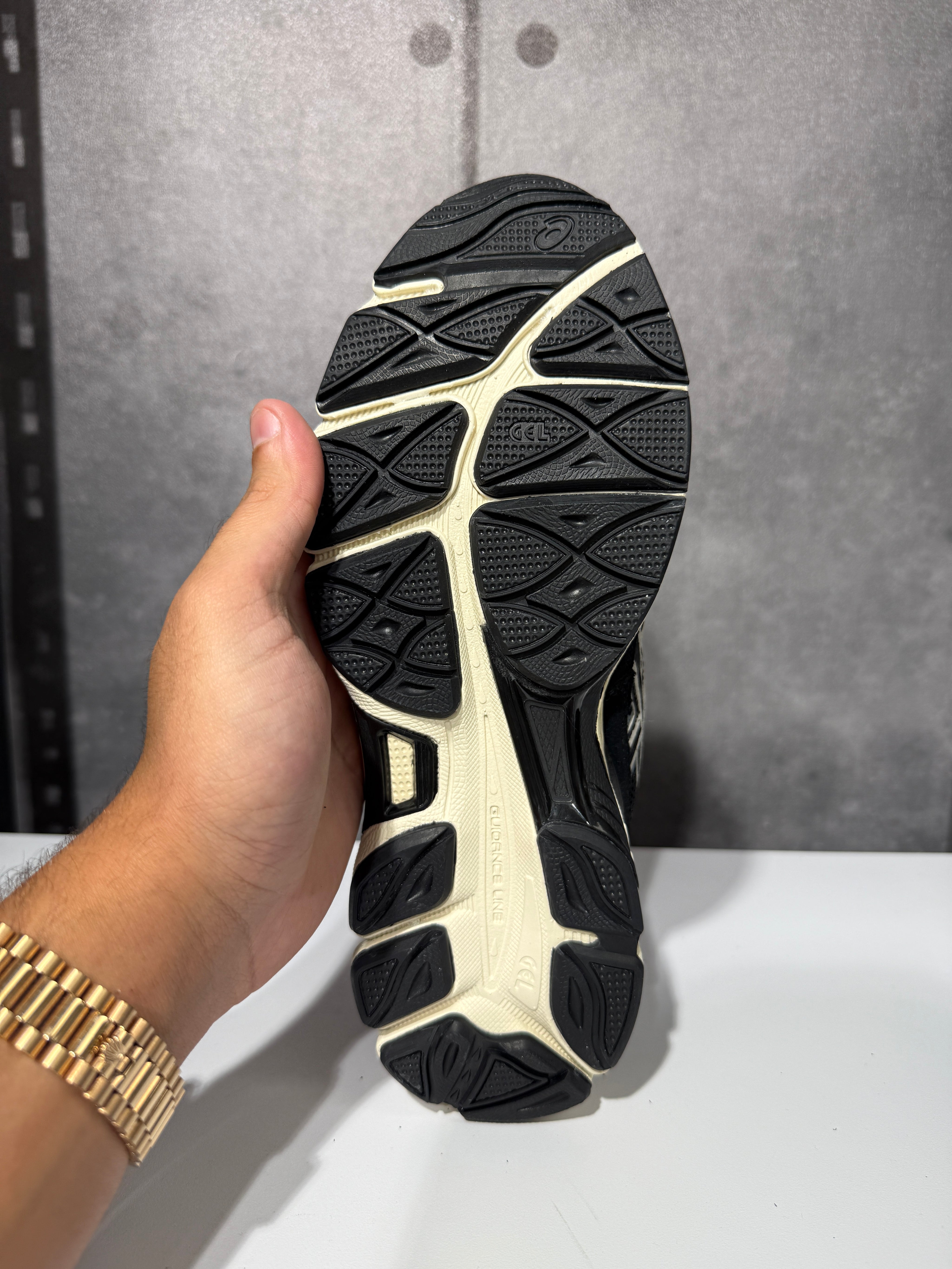 נעלי - Asics Gel NYC - שחור שמנת