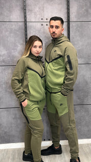 חליפה ירוק משולב 2026 - TECH FLEECE - יוניסקס