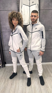 חליפה אפור לבן 2023 - TECH FLEECE - יוניסקס