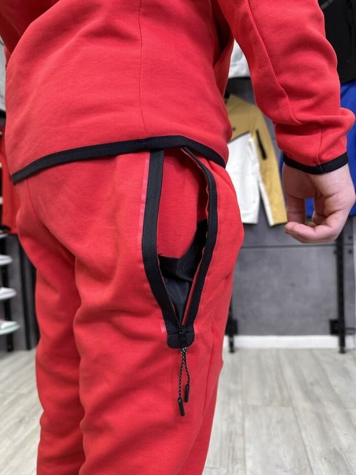 חליפה אדום - 2023 TECH FLEECE - יוניסקס