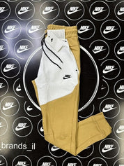 מכנס ארוך בז‘ לבן 2023 - TECH FLEECE - יוניסקס