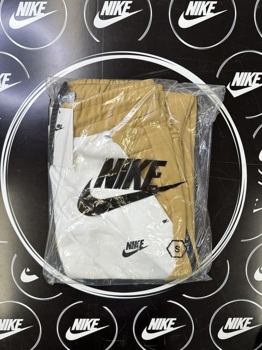 מכנס ארוך בז‘ לבן 2023 - TECH FLEECE - יוניסקס