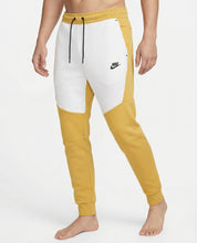 מכנס ארוך בז‘ לבן 2023 - TECH FLEECE - יוניסקס