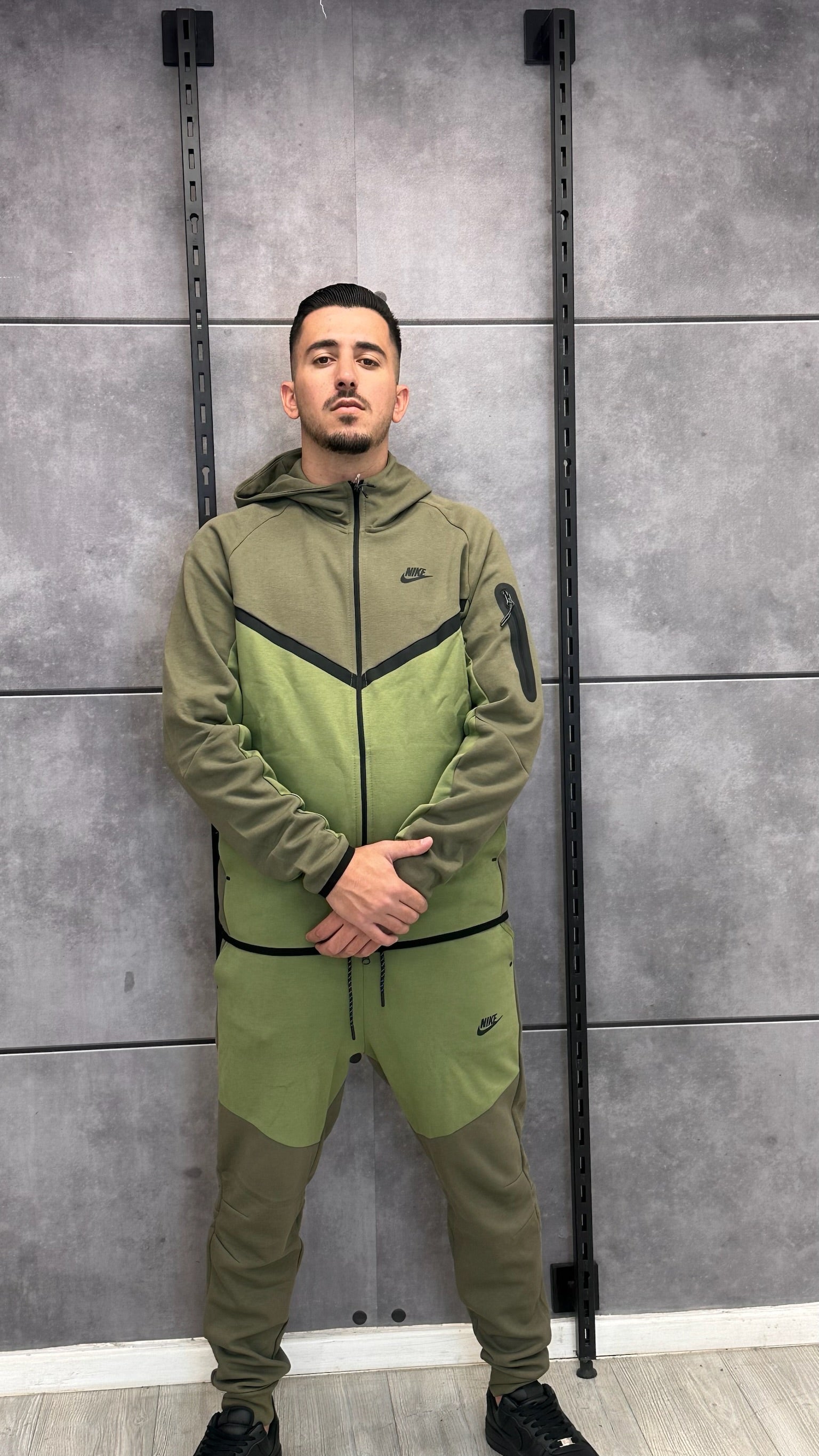 חליפה ירוק משולב 2026 - TECH FLEECE - יוניסקס