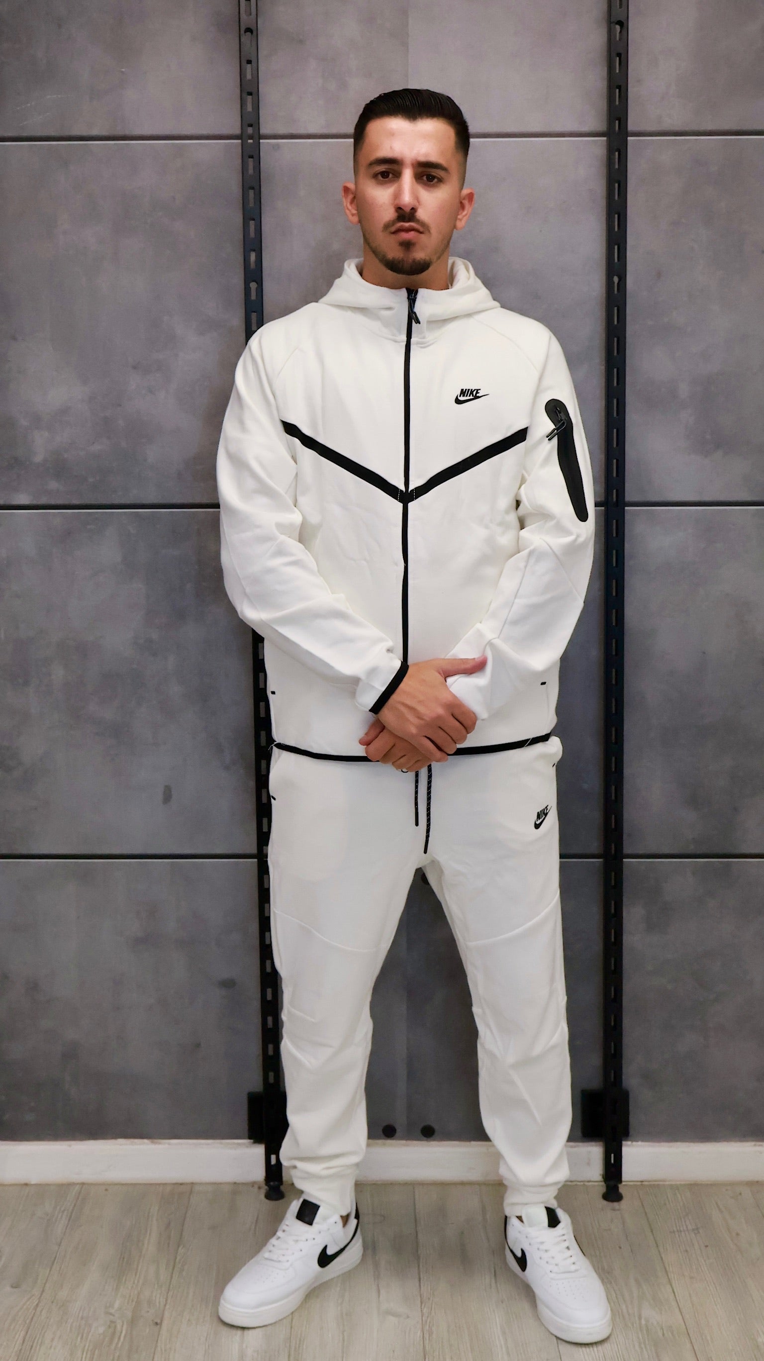 חליפה לבן 2026 - TECH FLEECE - יוניסקס