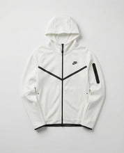 חליפה לבן 2026 - TECH FLEECE - יוניסקס