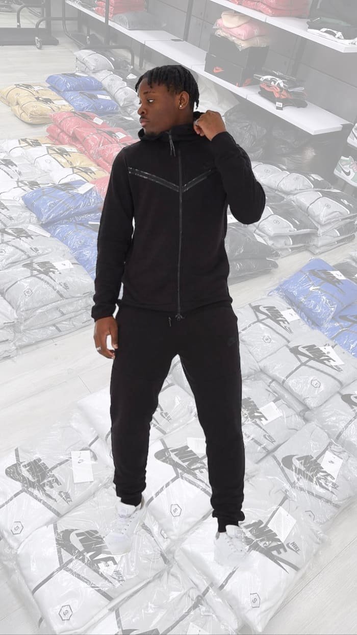 חליפה שחור 2023 - TECH FLEECE - יוניסקס