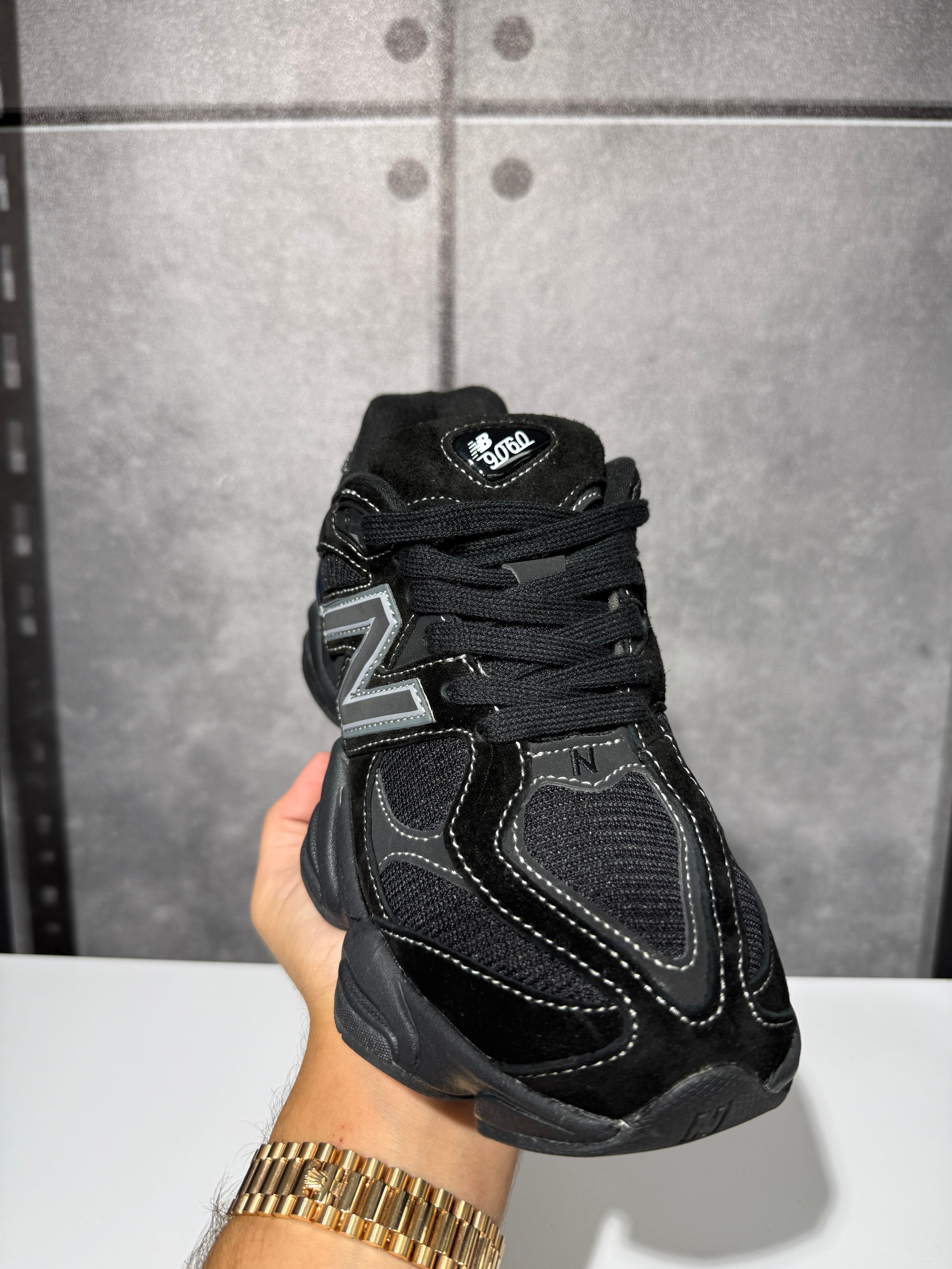 נעלי - New Balance 9060 - שחור תפר לבן