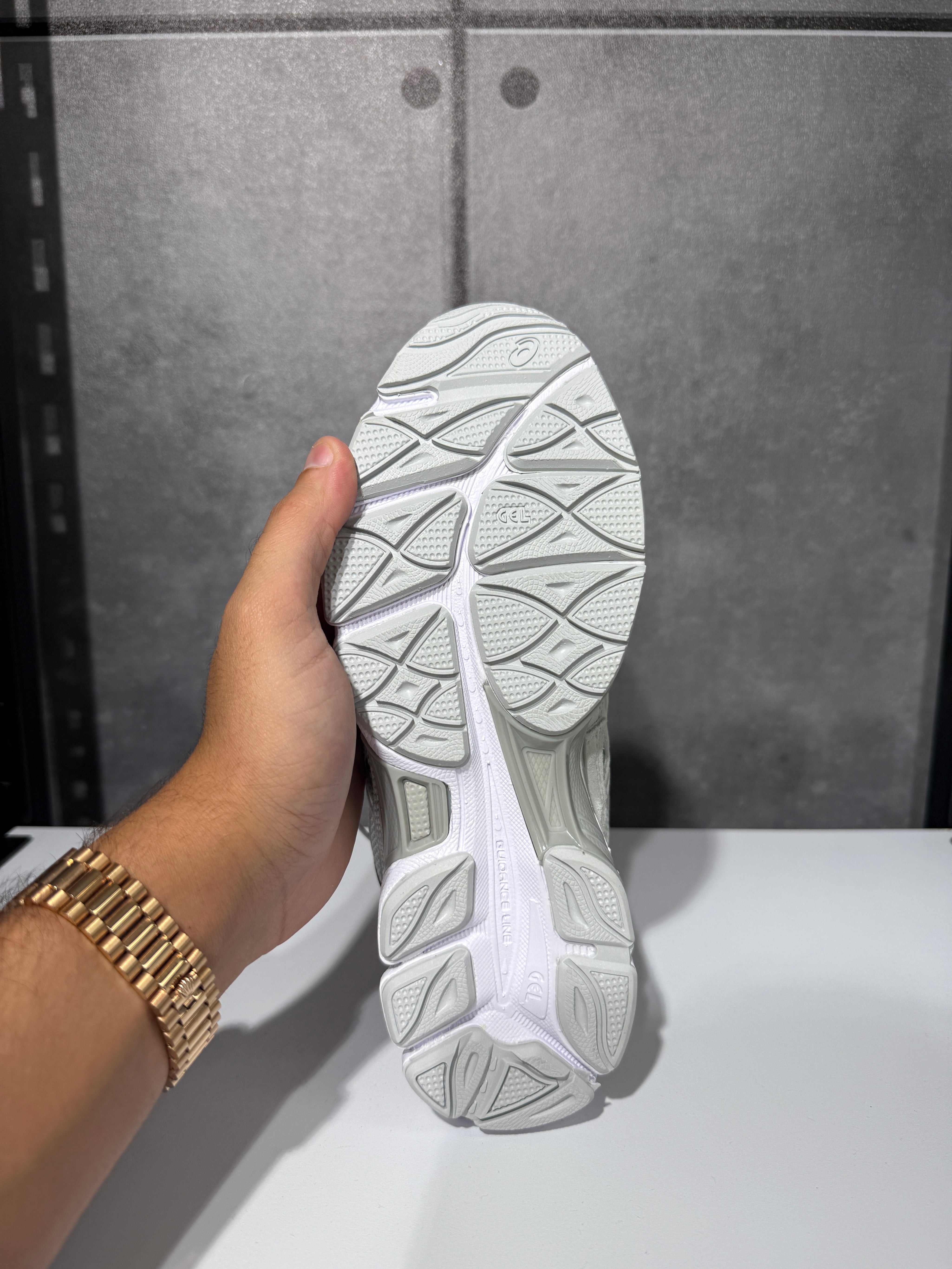 נעלי - Asics Gel NYC - אפור