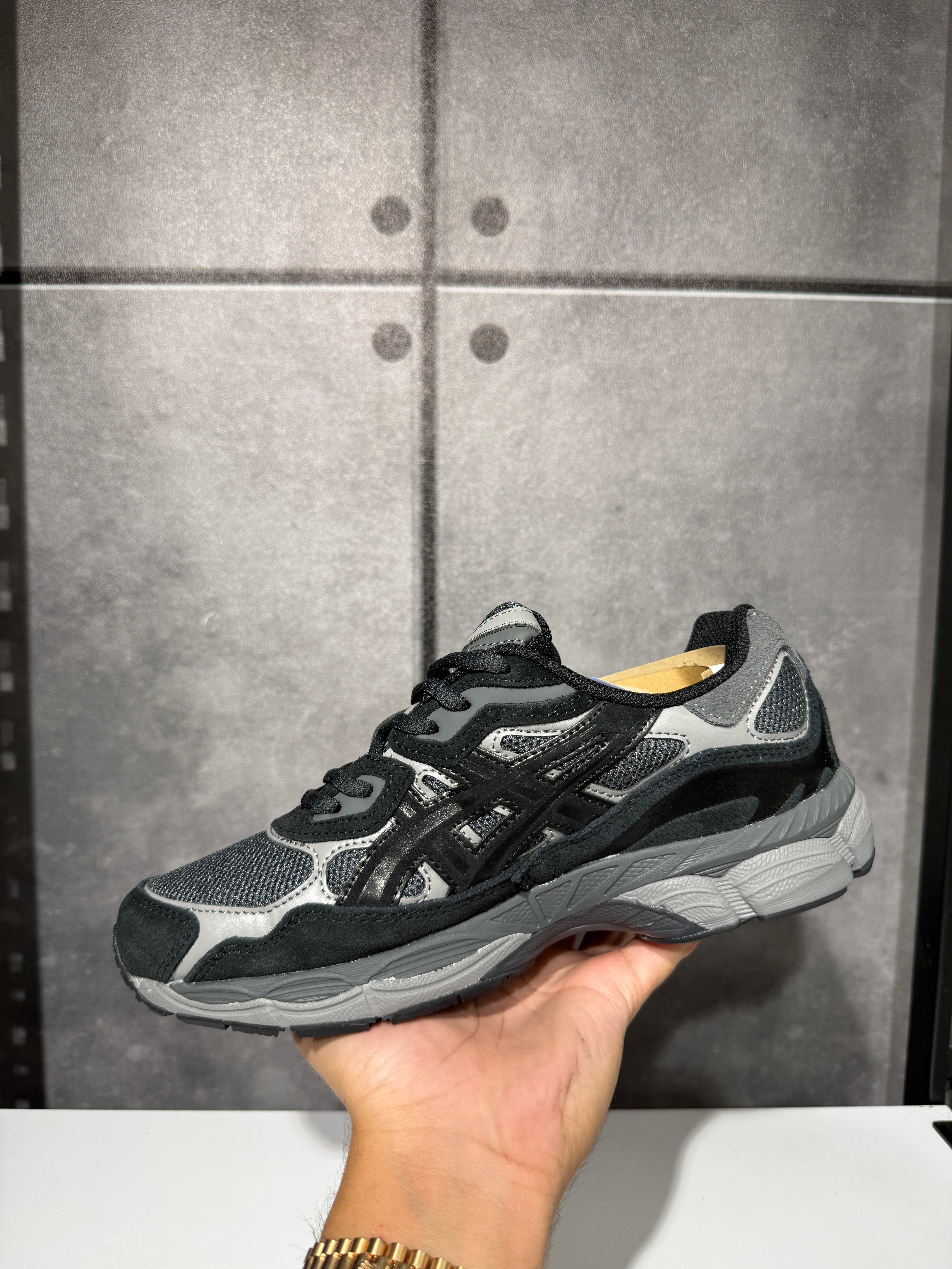 נעלי - Asics Gel NYC - אפור שחור