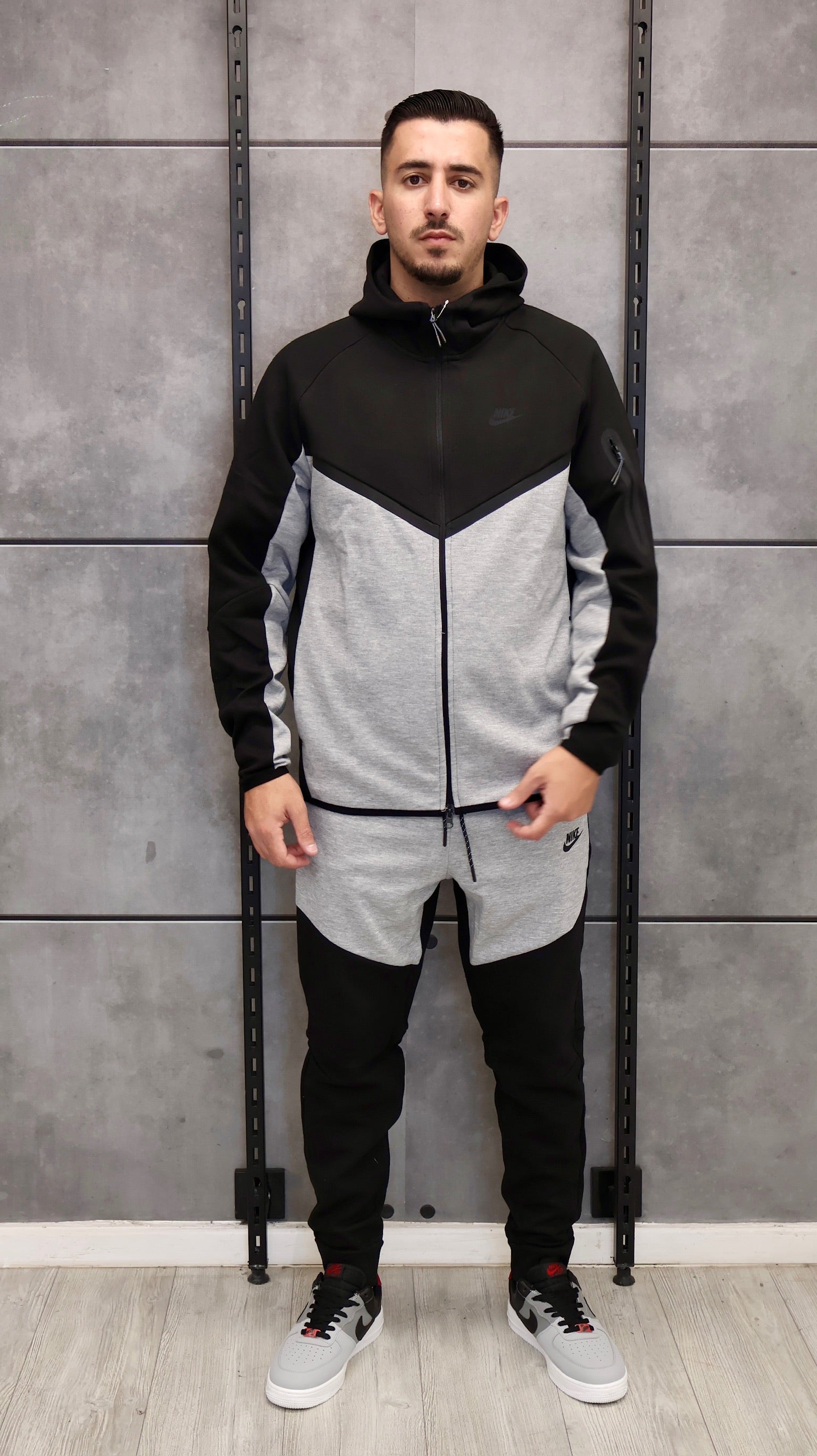 חליפה שחור אפור 2026 - TECH FLEECE - יוניסקס