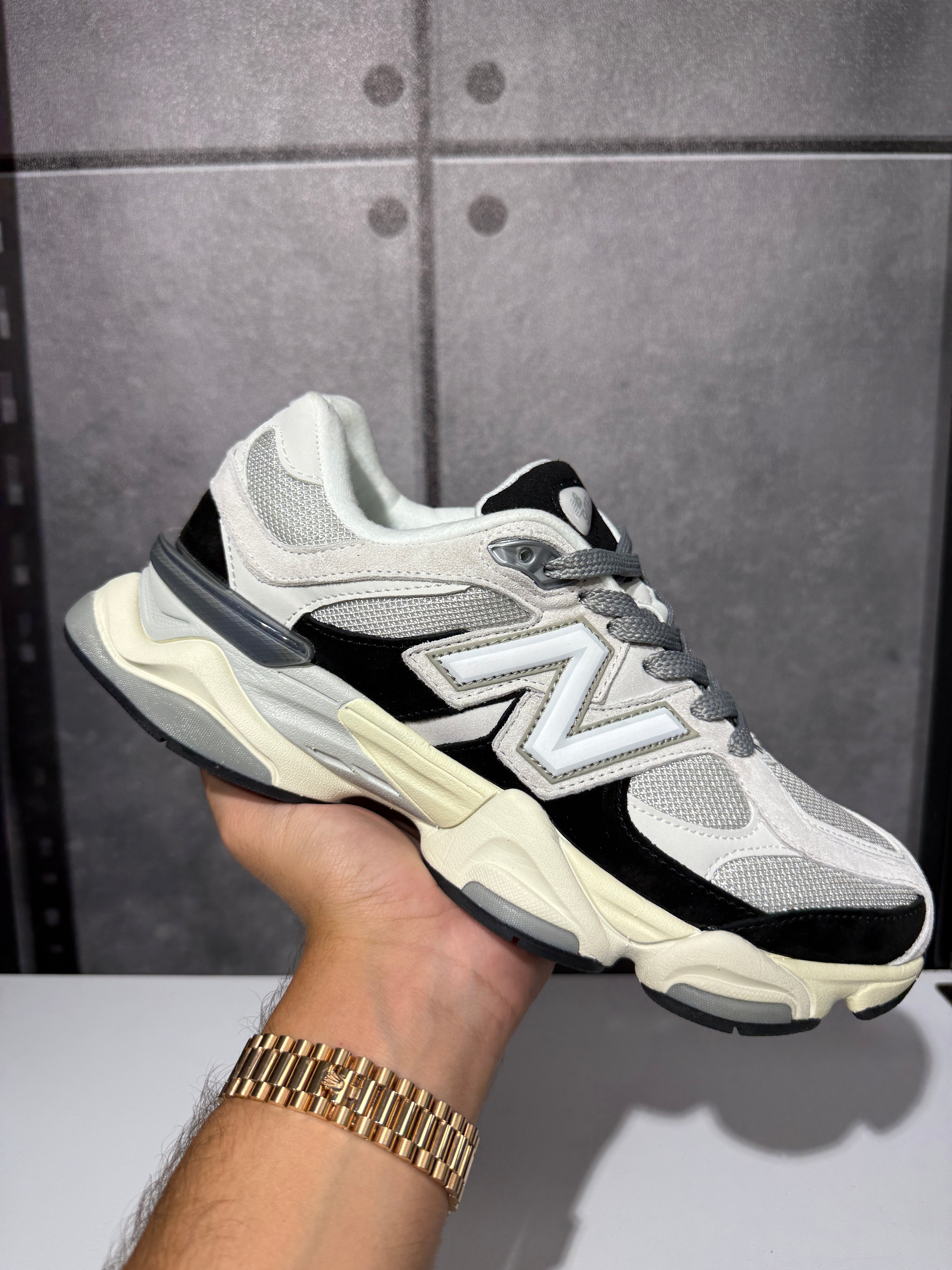 נעלי - New Balance 9060 - שחור לבן