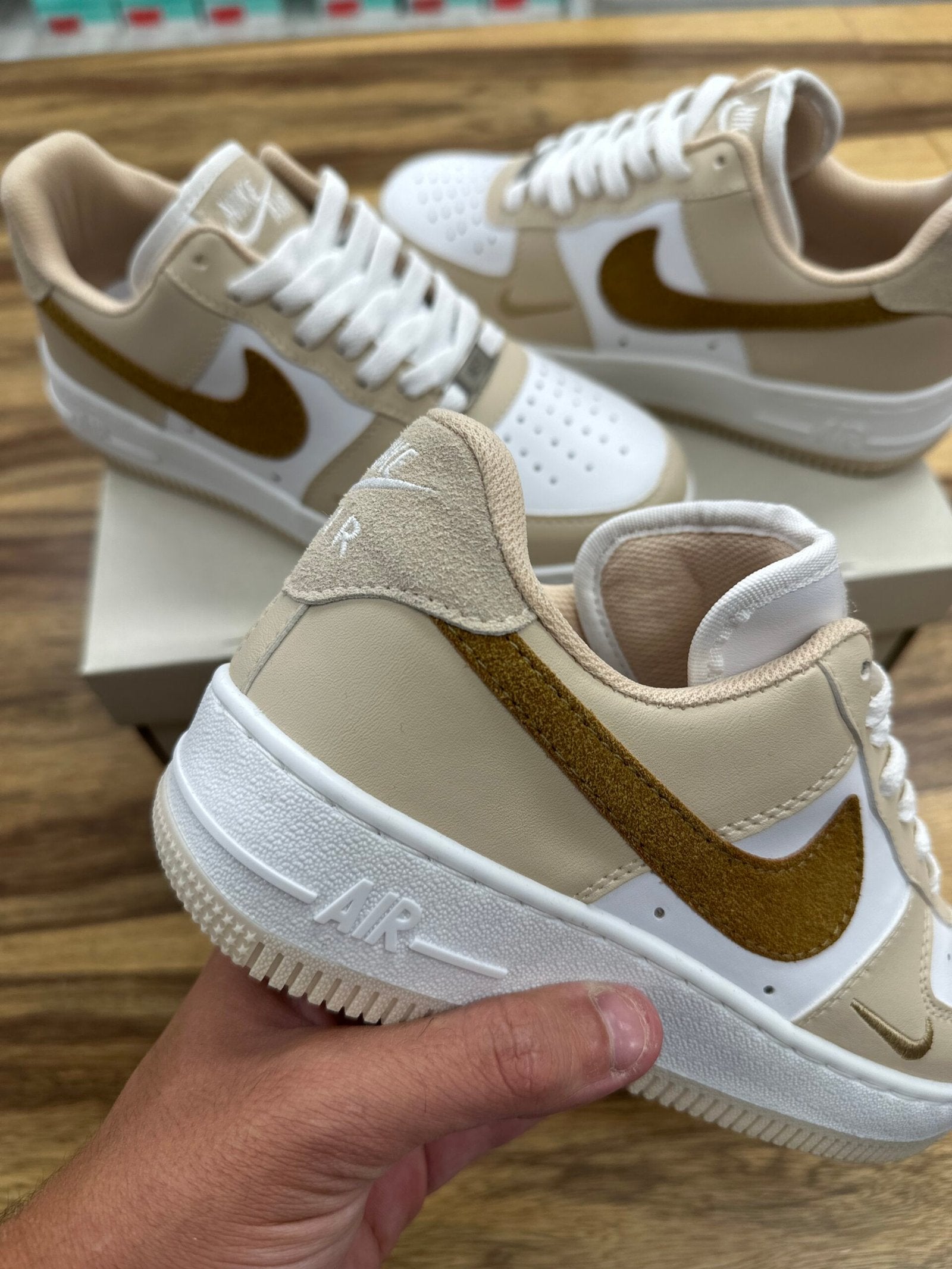 נעלי - Air force 1 - בז לבן