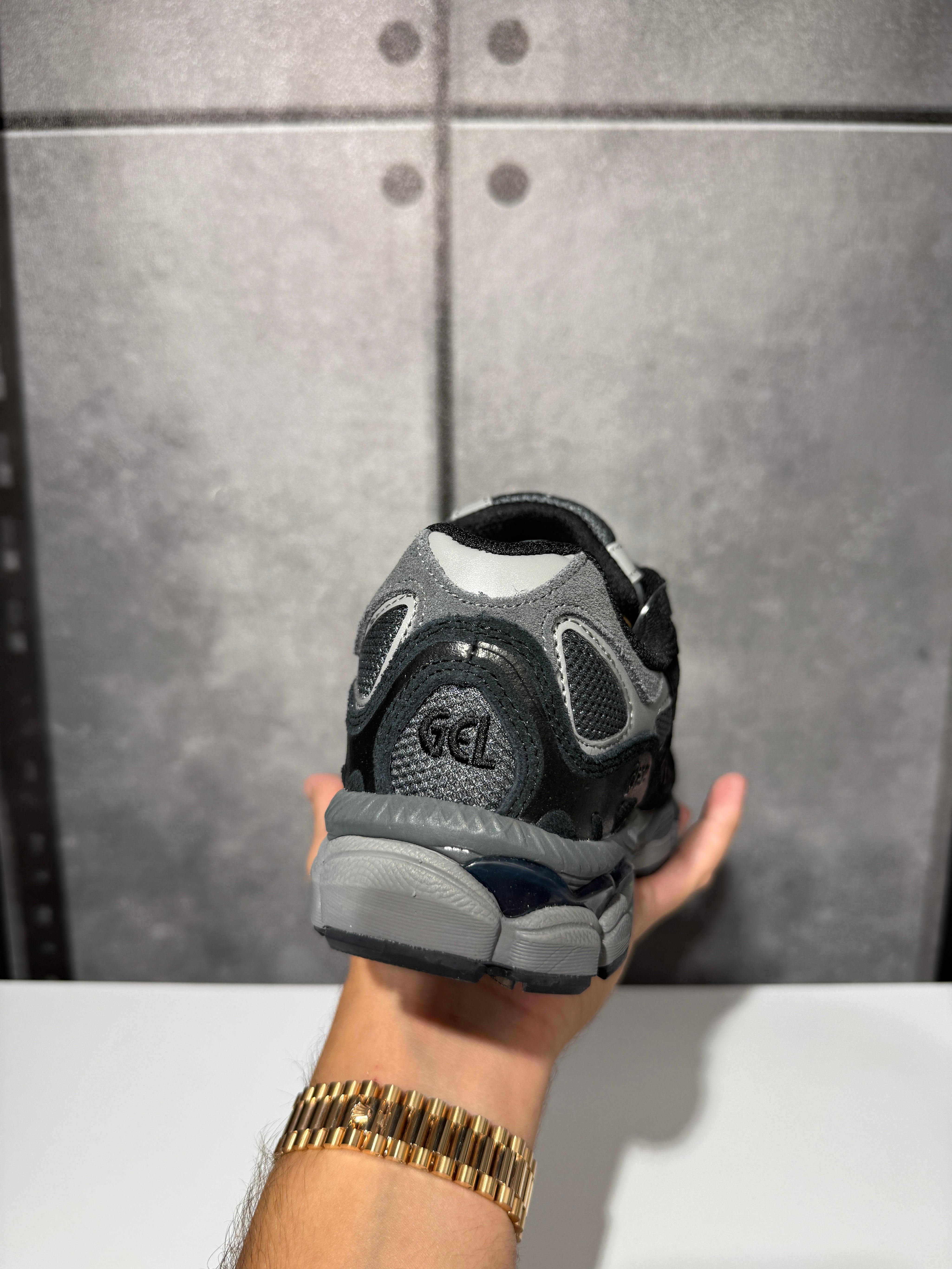 נעלי - Asics Gel NYC - אפור שחור