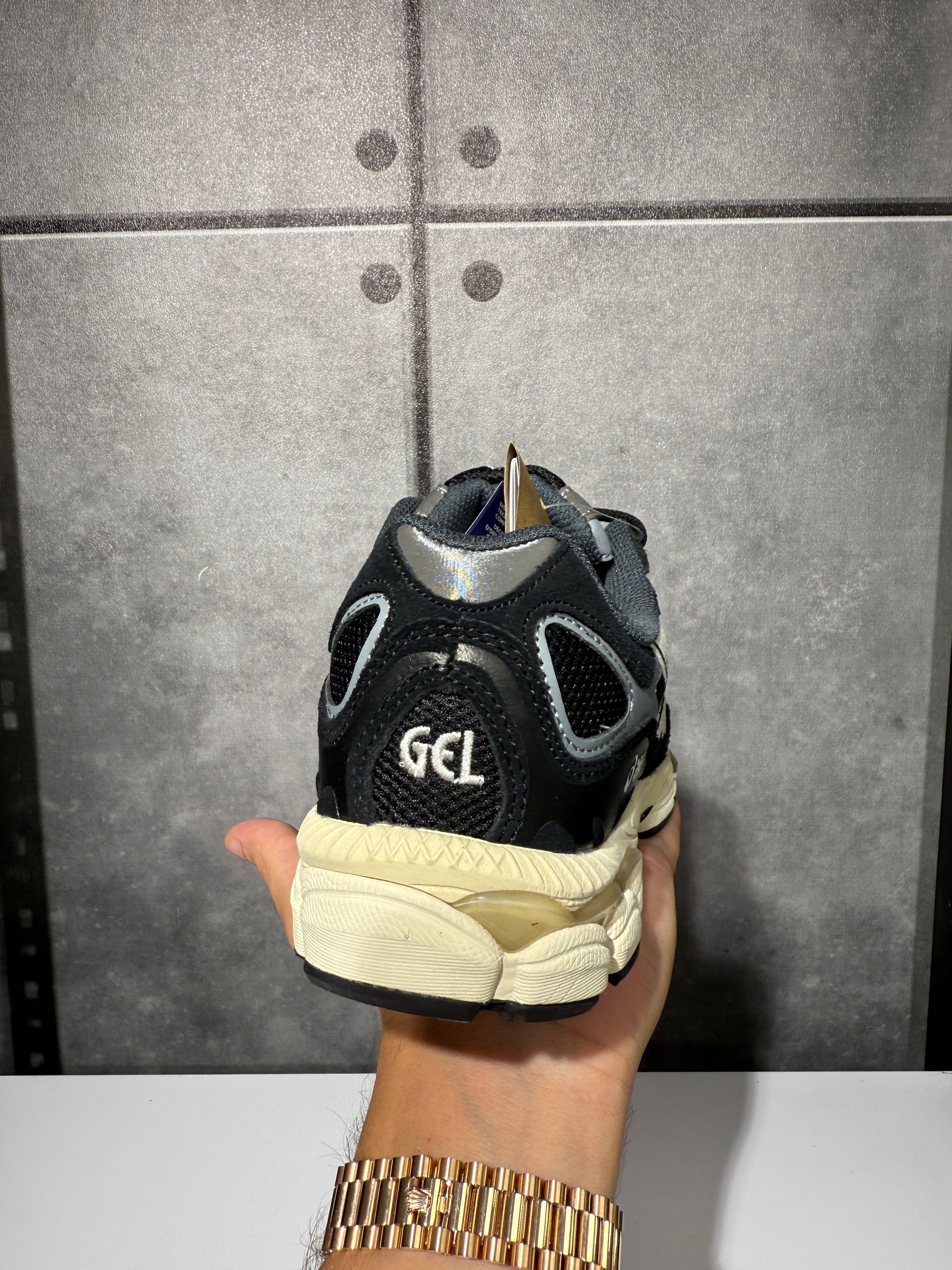 נעלי - Asics Gel NYC - שחור שמנת