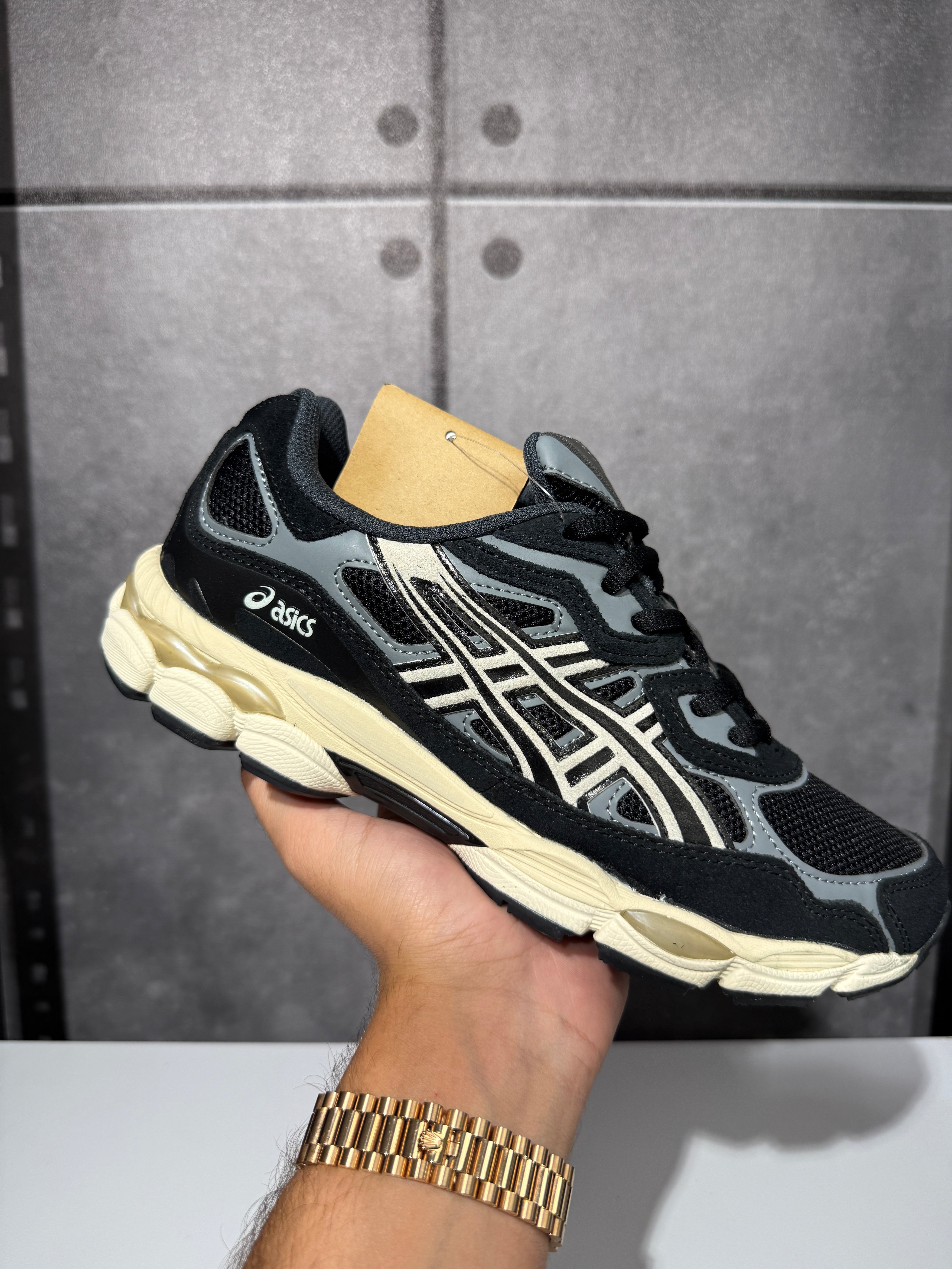 נעלי - Asics Gel NYC - שחור שמנת