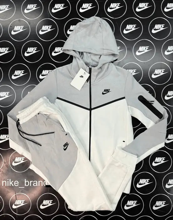 חליפה אפור לבן 2023 - TECH FLEECE - יוניסקס