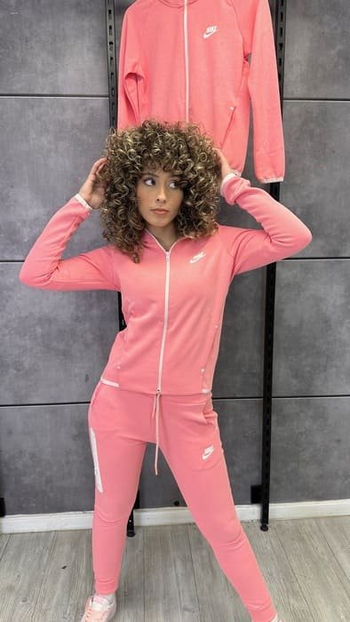 חליפה ורוד 2023 - TECH FLEECE - נשים