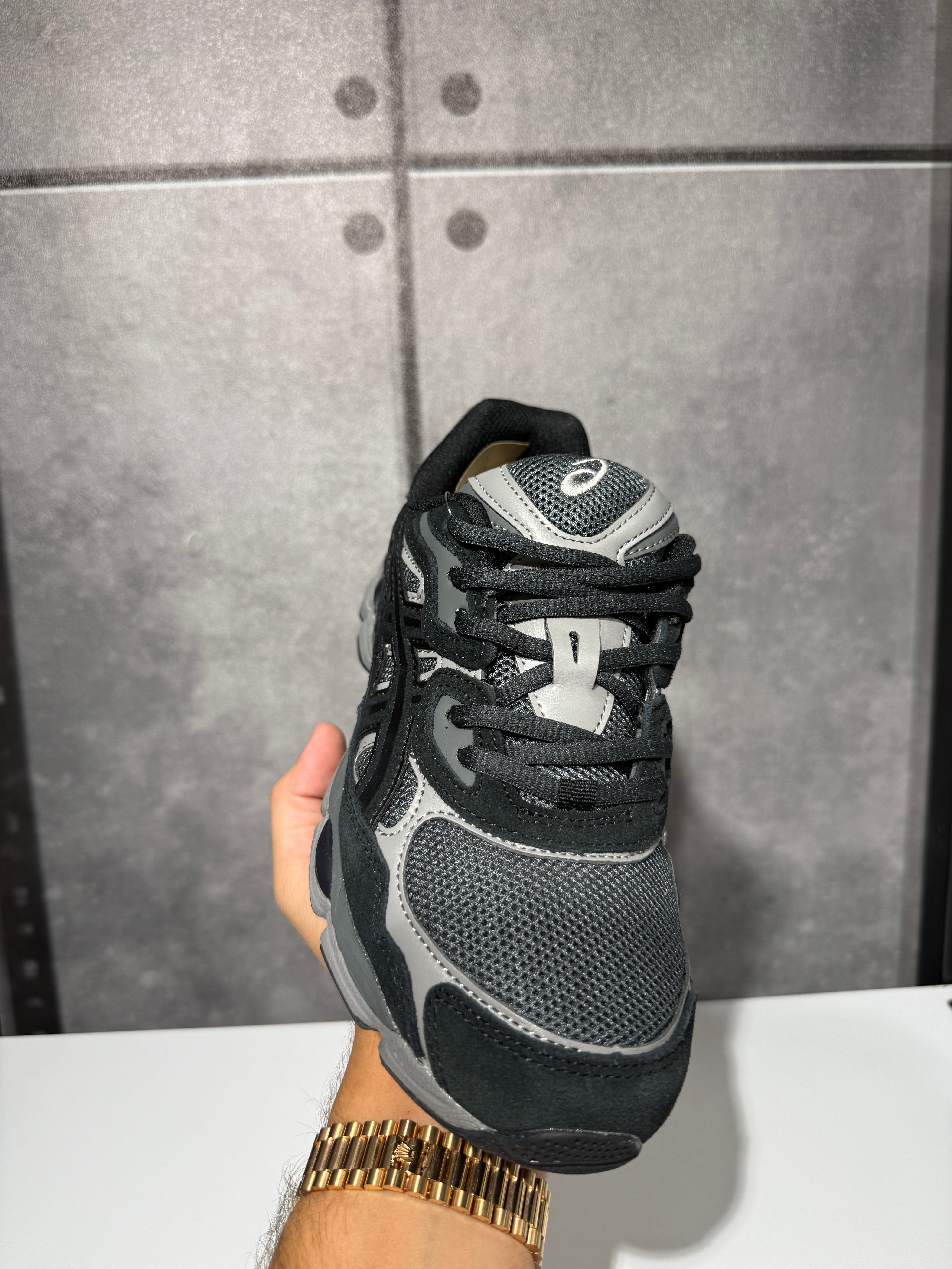 נעלי - Asics Gel NYC - אפור שחור