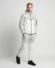 חליפה אפור לבן 2023 - TECH FLEECE - יוניסקס