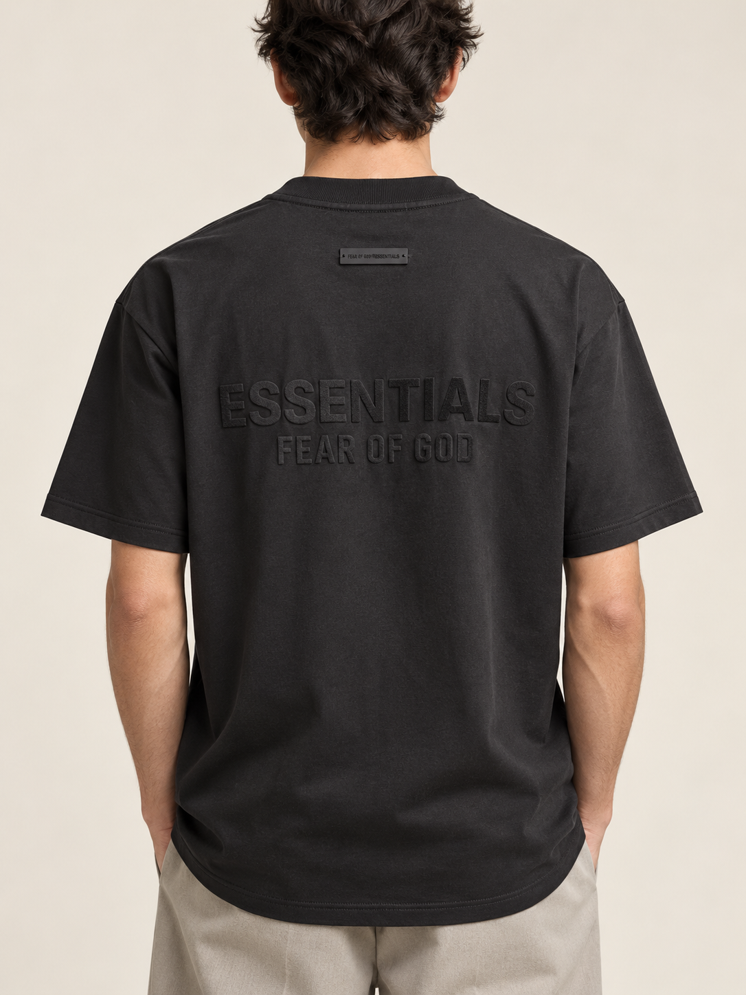 טי שירט - ESSENTIALS - שחור כיתוב שחור