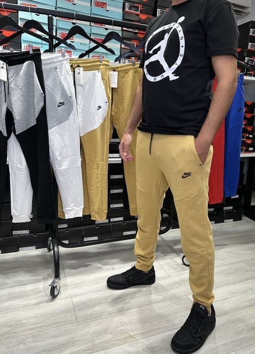 מכנס ארוך בז‘ 2023 - TECH FLEECE - יוניסקס