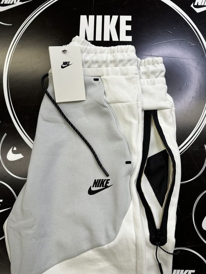 מכנס ארוך אפור לבן 2023 - TECH FLEECE - יוניסקס