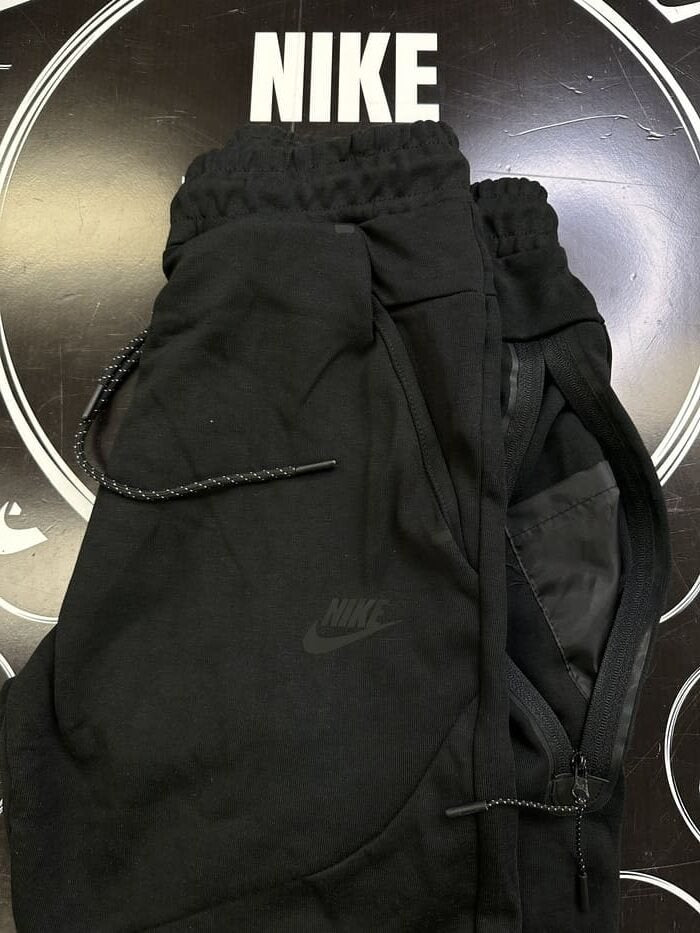 מכנס ארוך שחור 2023 - TECH FLEECE - יוניסקס