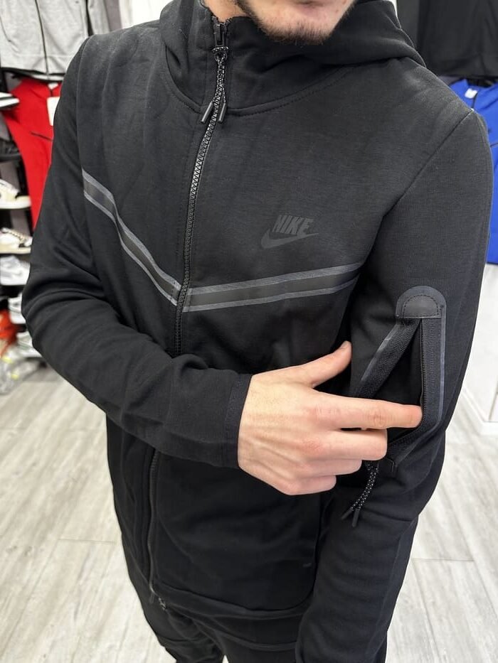 חליפה שחור 2023 - TECH FLEECE - יוניסקס