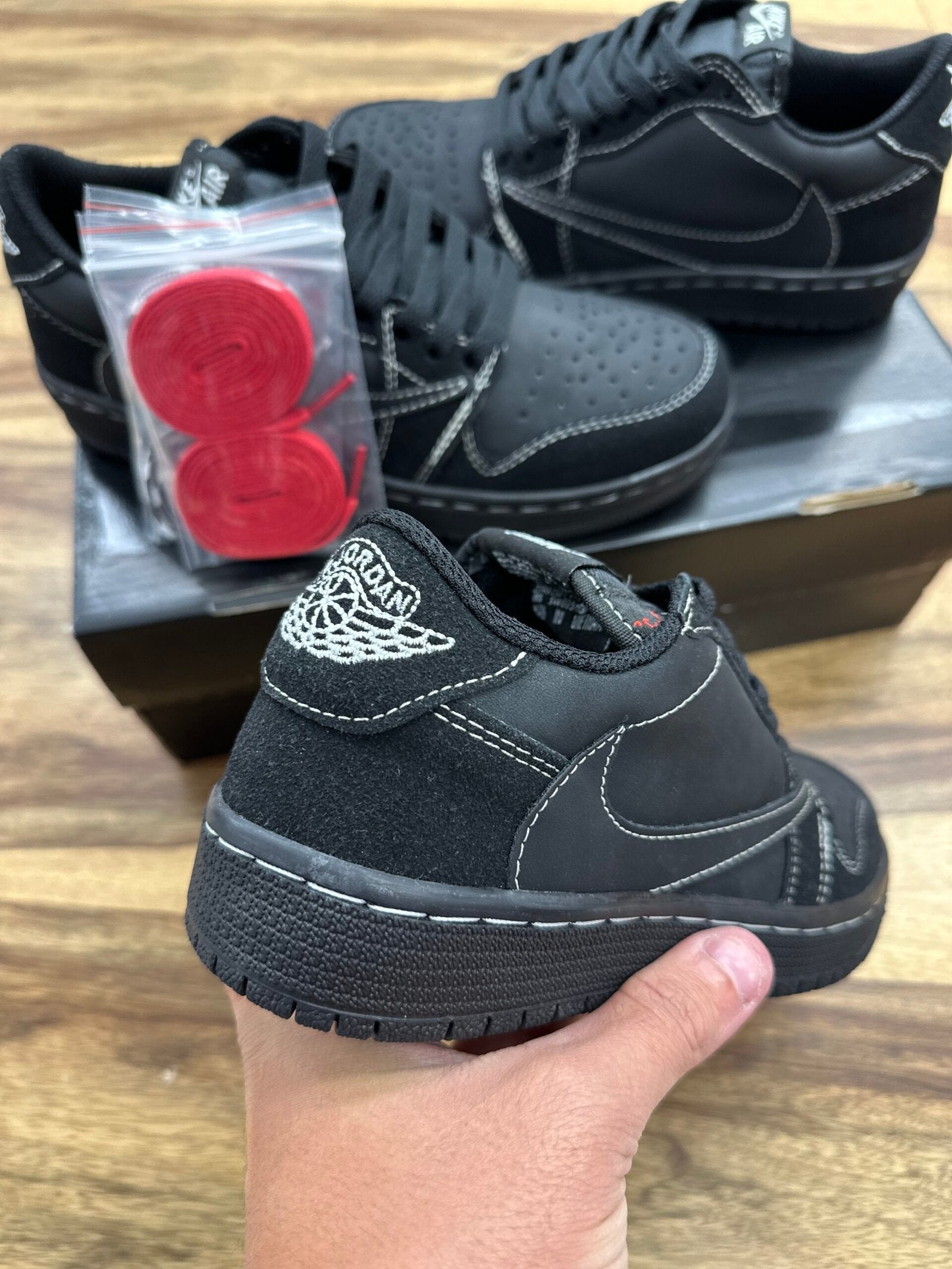 נעלי - Travis scott - שחור