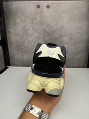 נעלי - New Balance 9060 - שחור לבן שמנת