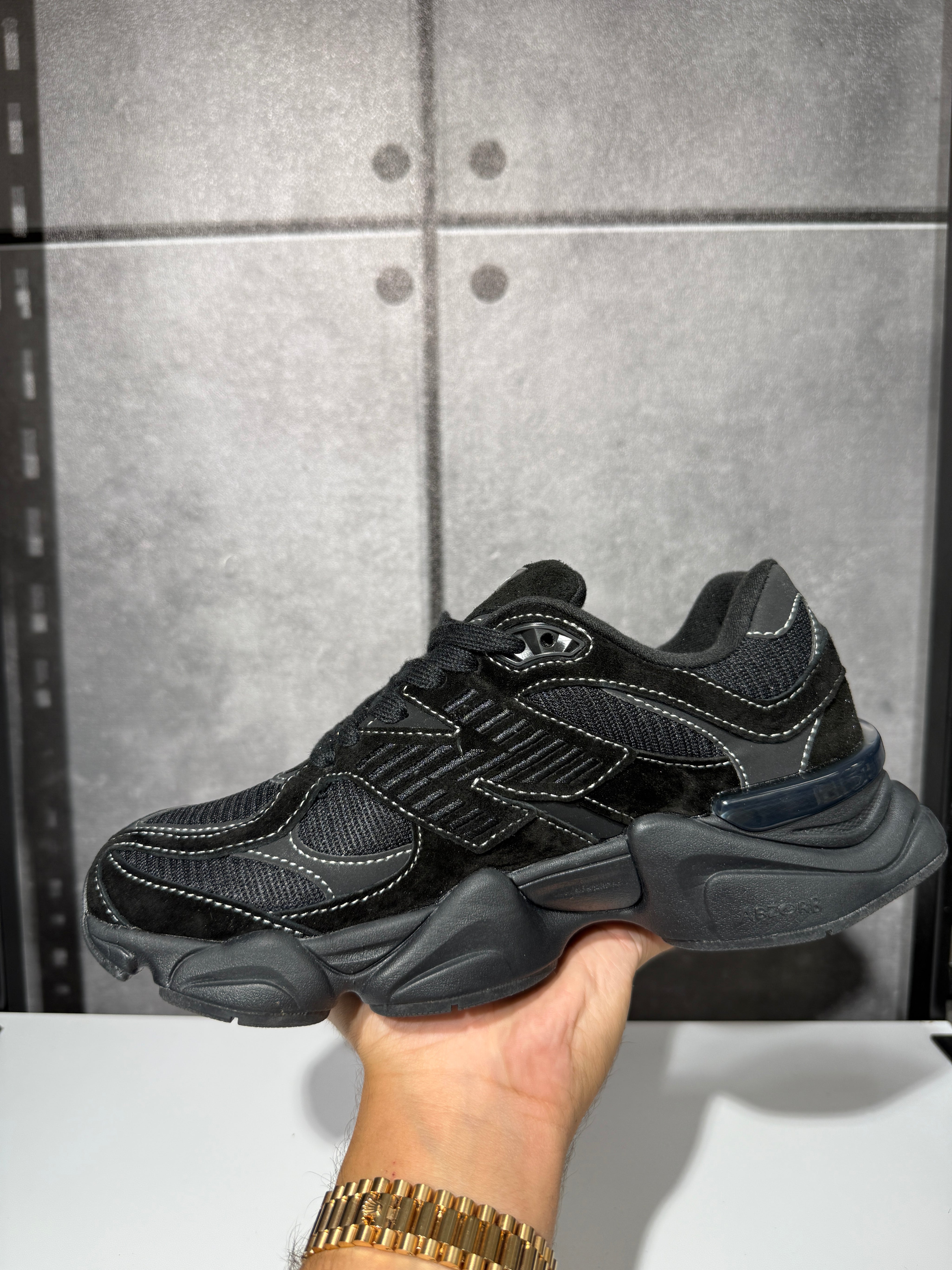 נעלי - New Balance 9060 - שחור תפר לבן