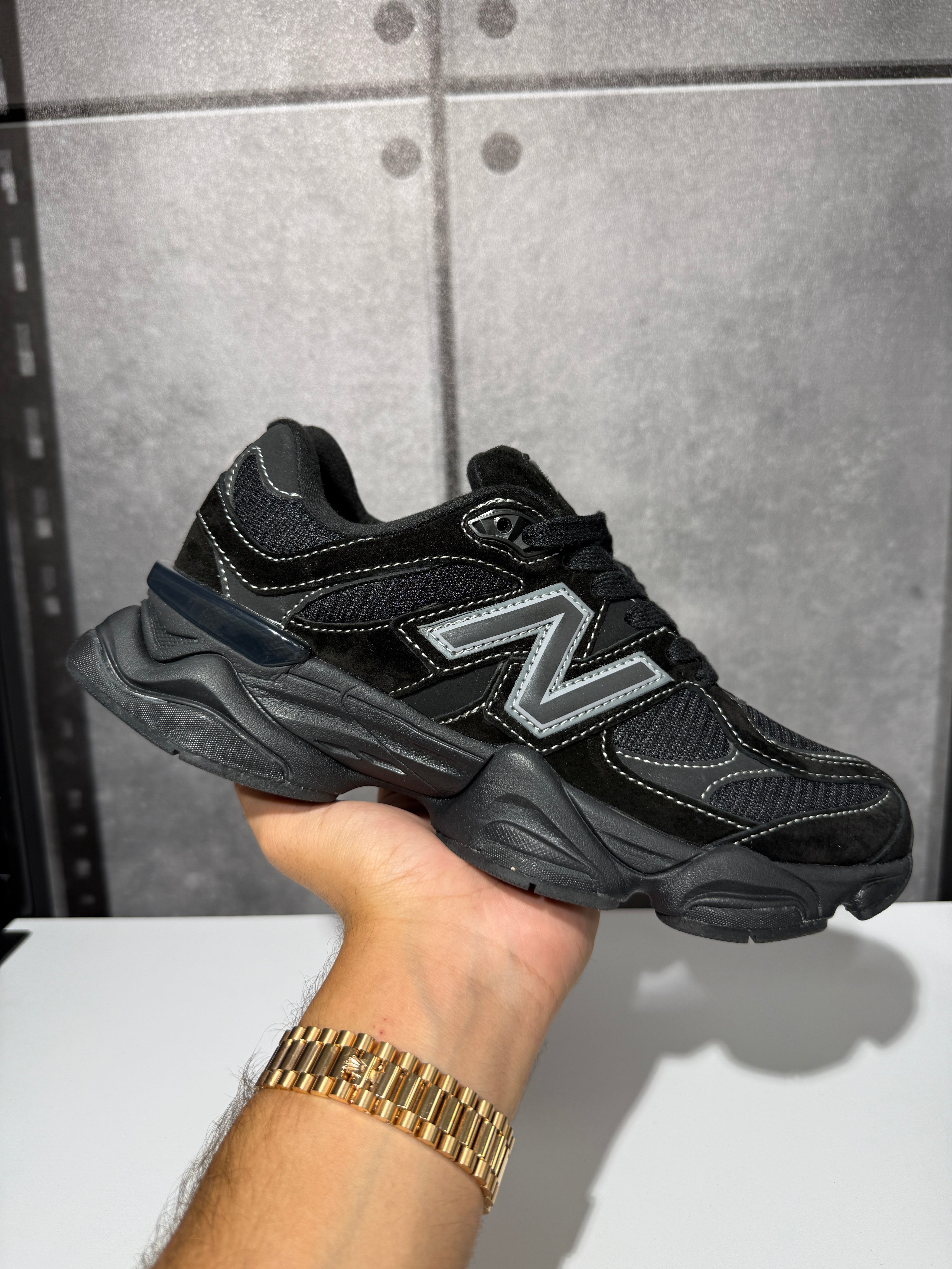 נעלי - New Balance 9060 - שחור תפר לבן