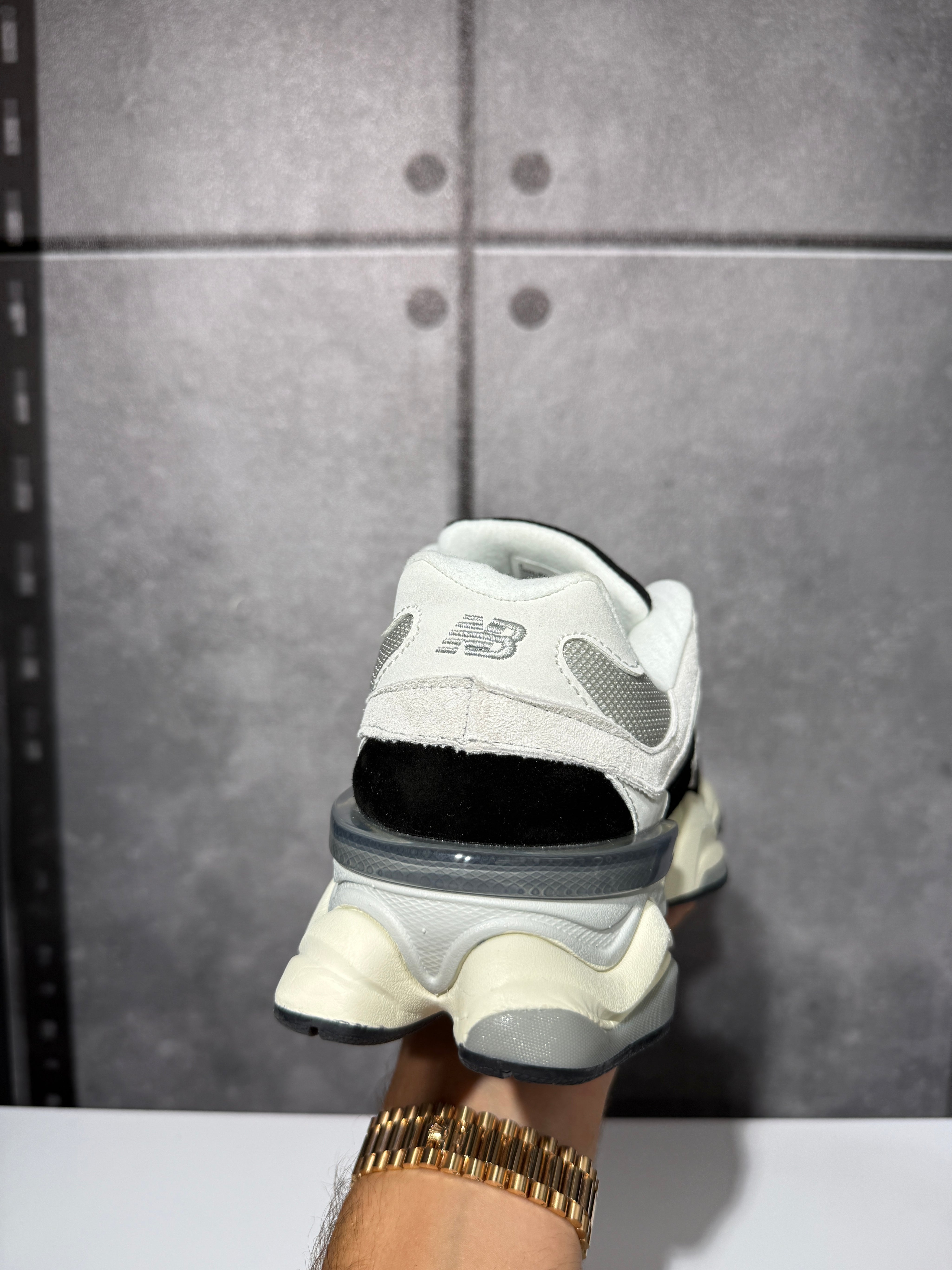 נעלי - New Balance 9060 - שחור לבן