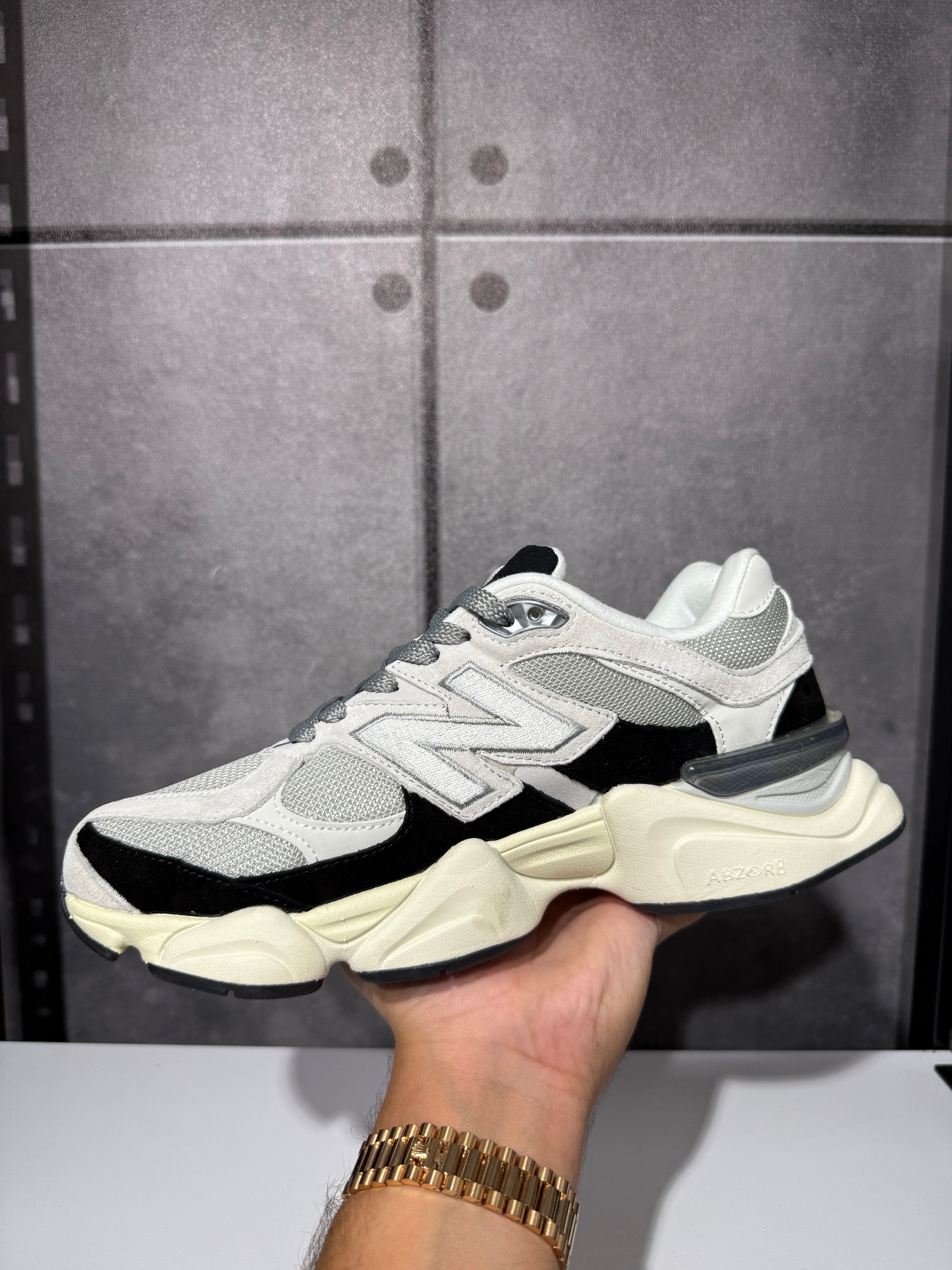 נעלי - New Balance 9060 - שחור לבן