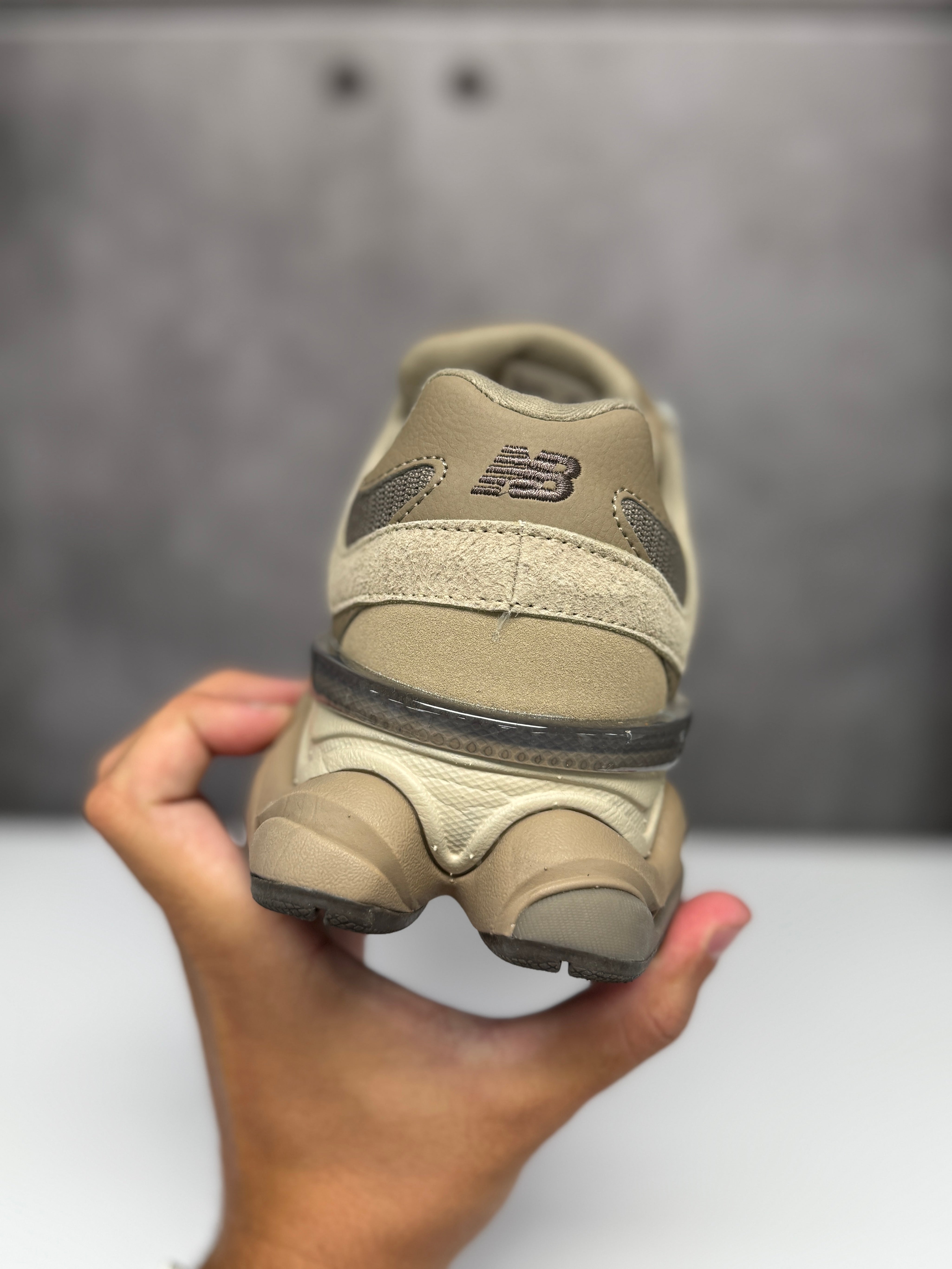 נעלי - New Balance 9060 - חום גמס