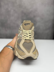 נעלי - New Balance 9060 - חום גמס