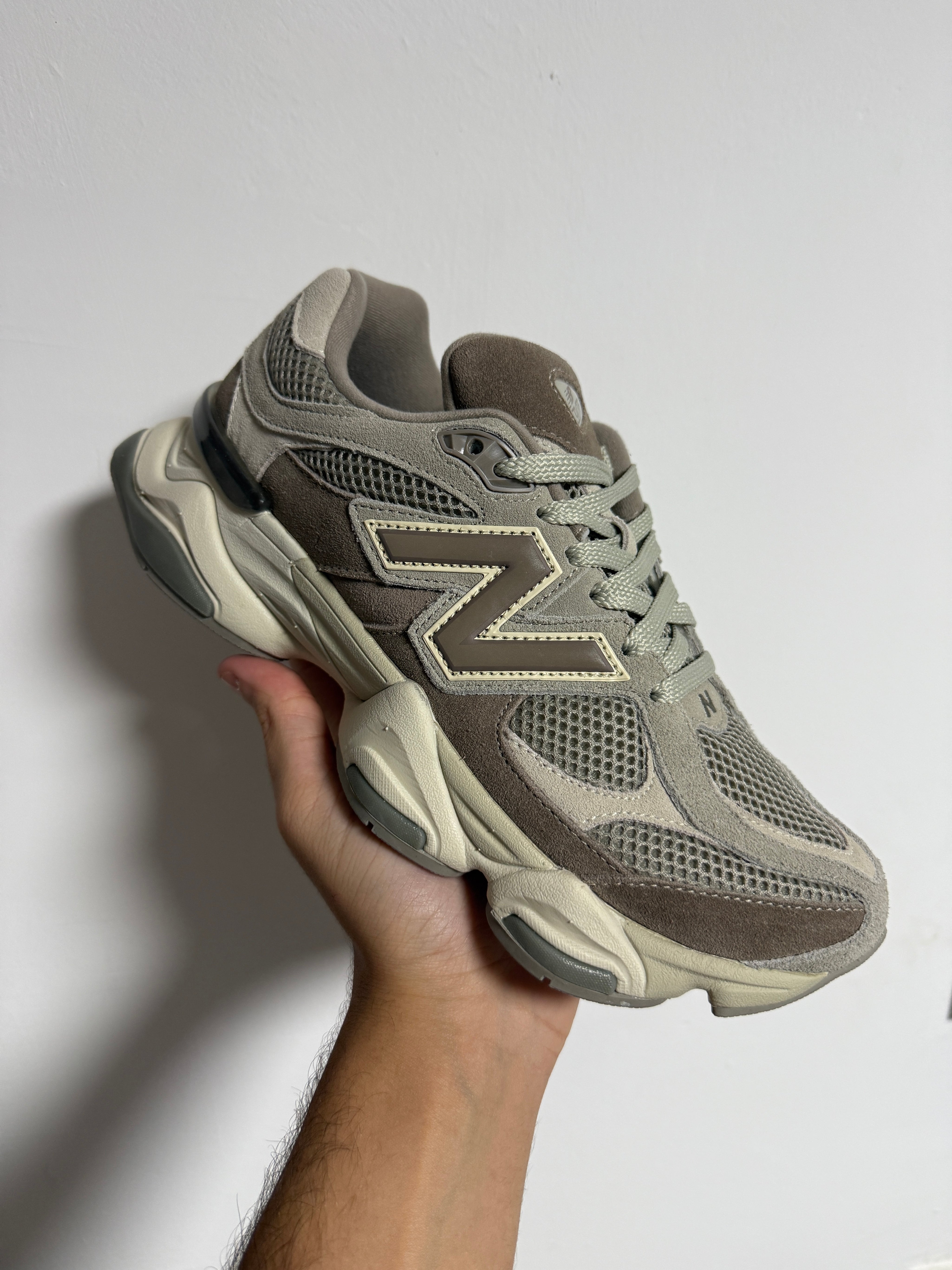 נעלי - New Balance 9060 - חום בז