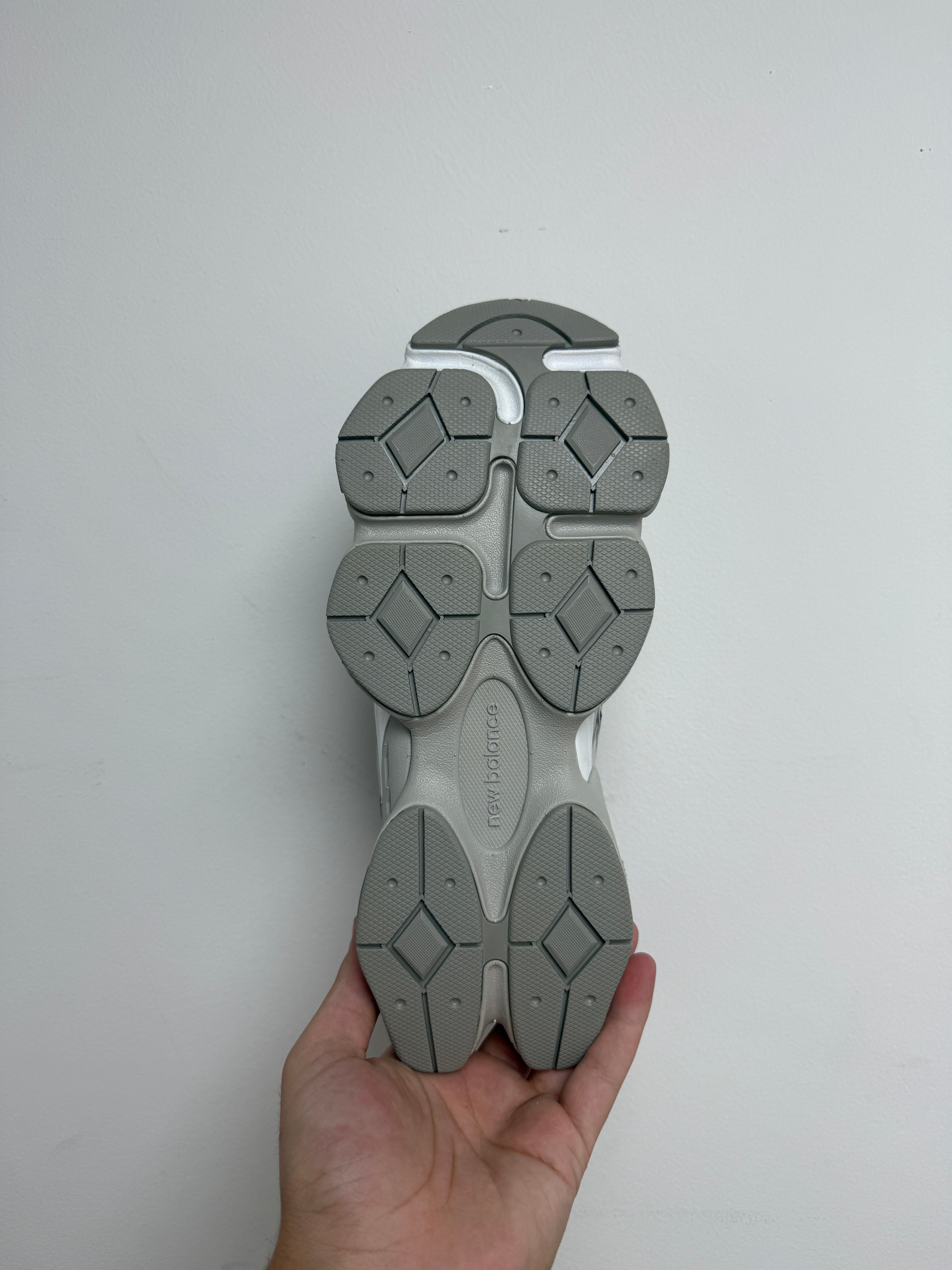 נעלי - New Balance 9060 - אפור