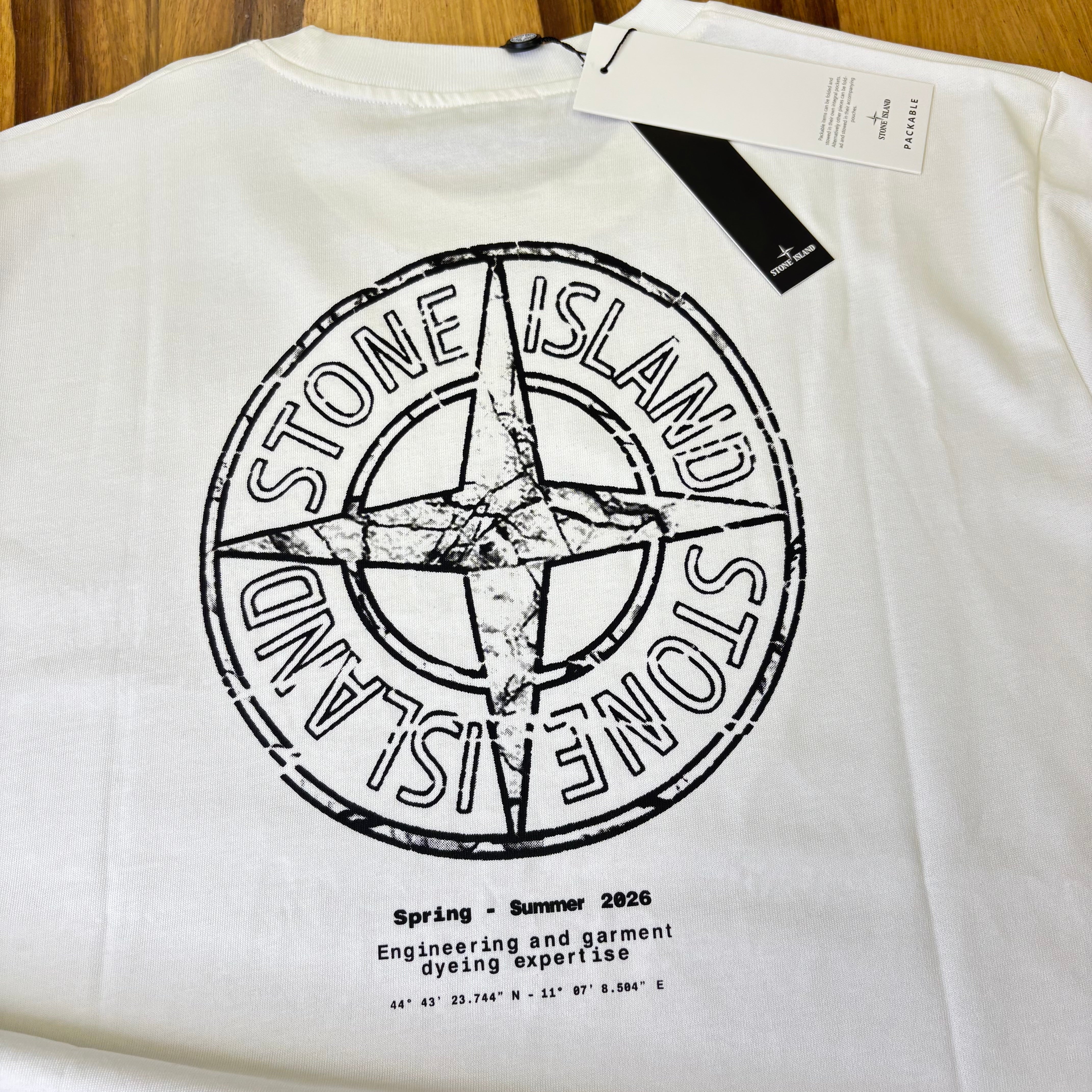 טי שירט - STONE ISLAND - לבן כיתוב שחור
