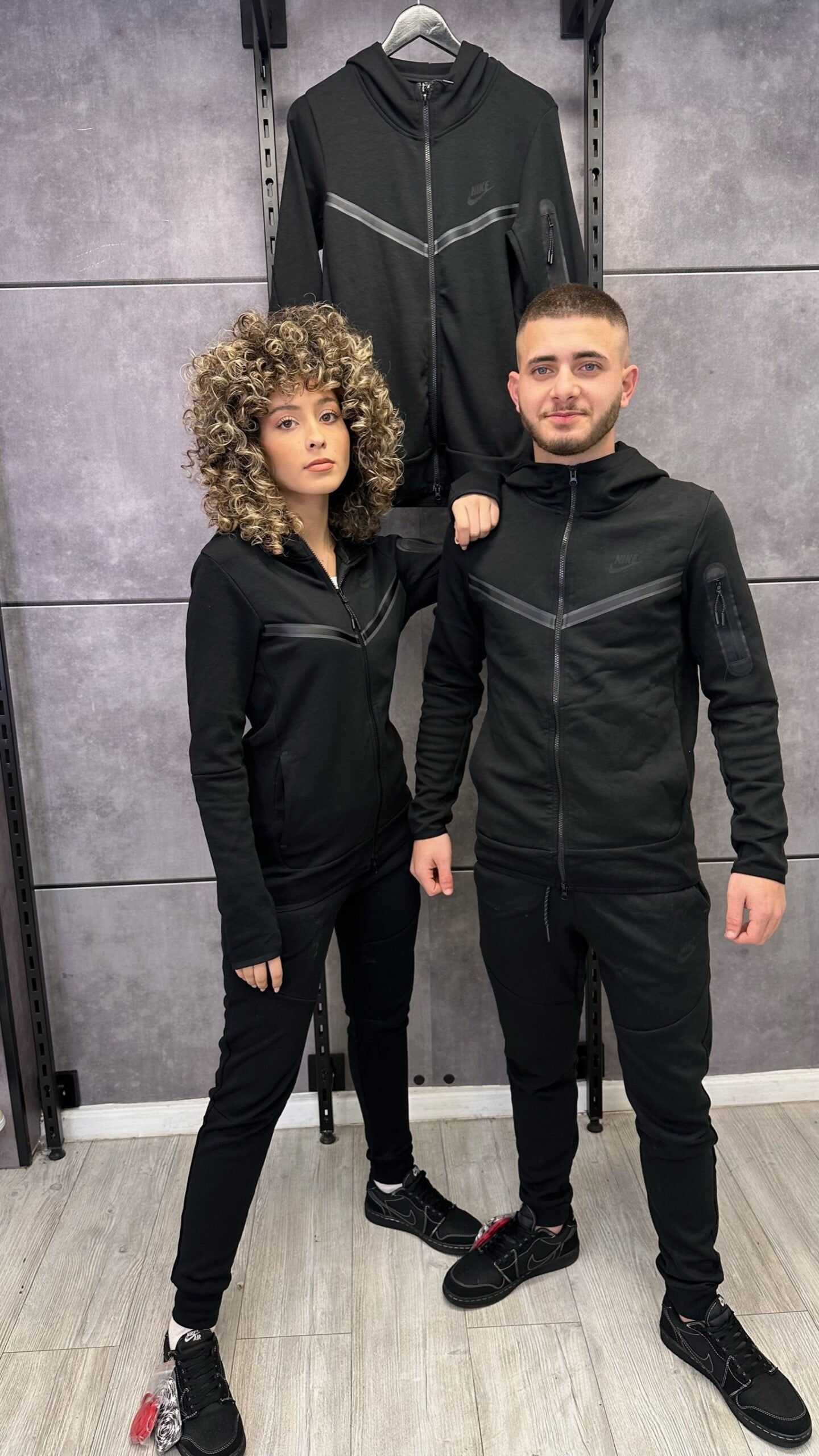 חליפה שחור 2023 - TECH FLEECE - יוניסקס