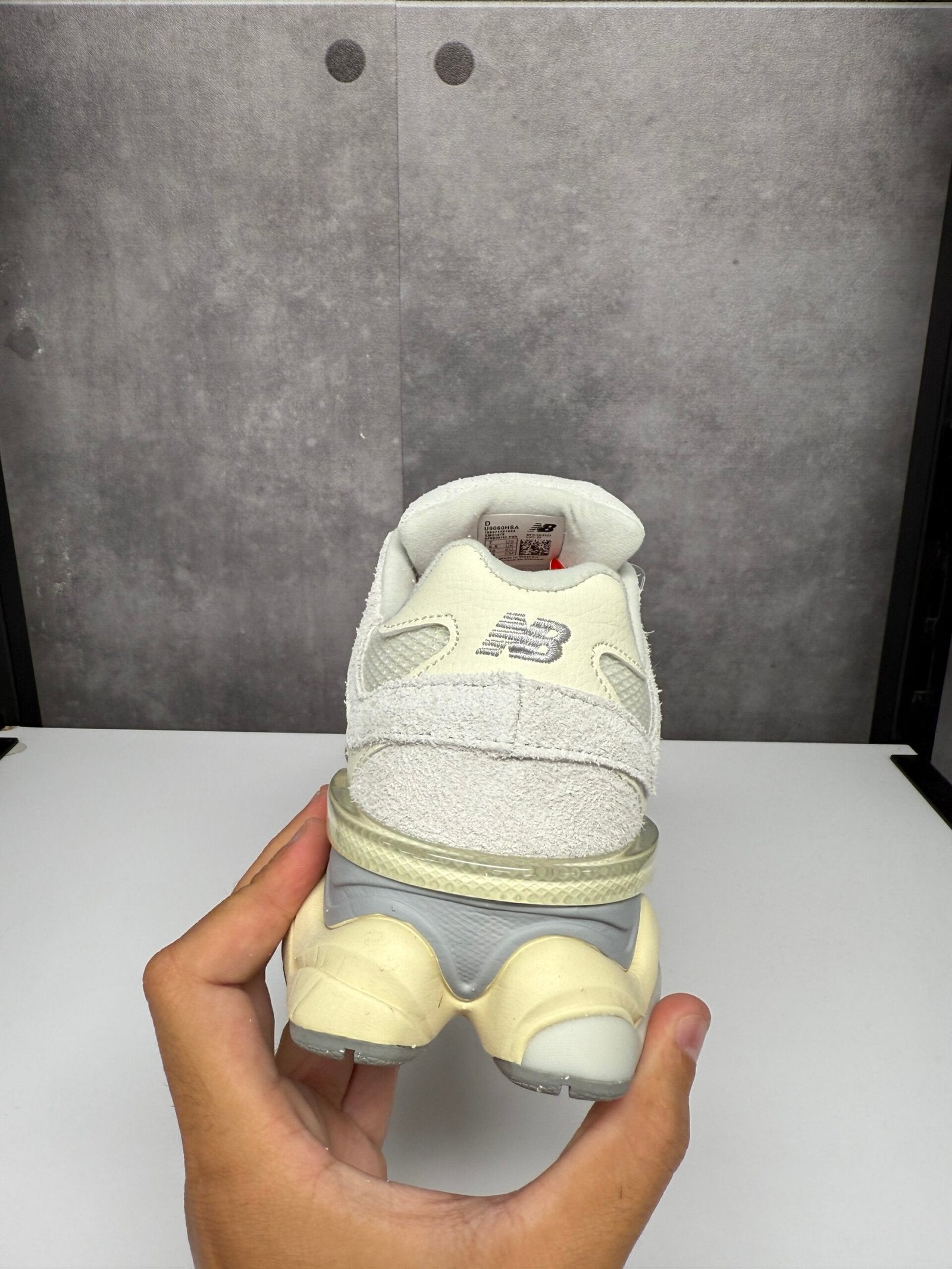 נעלי - New Balance 9060 - שמנת ג׳מס