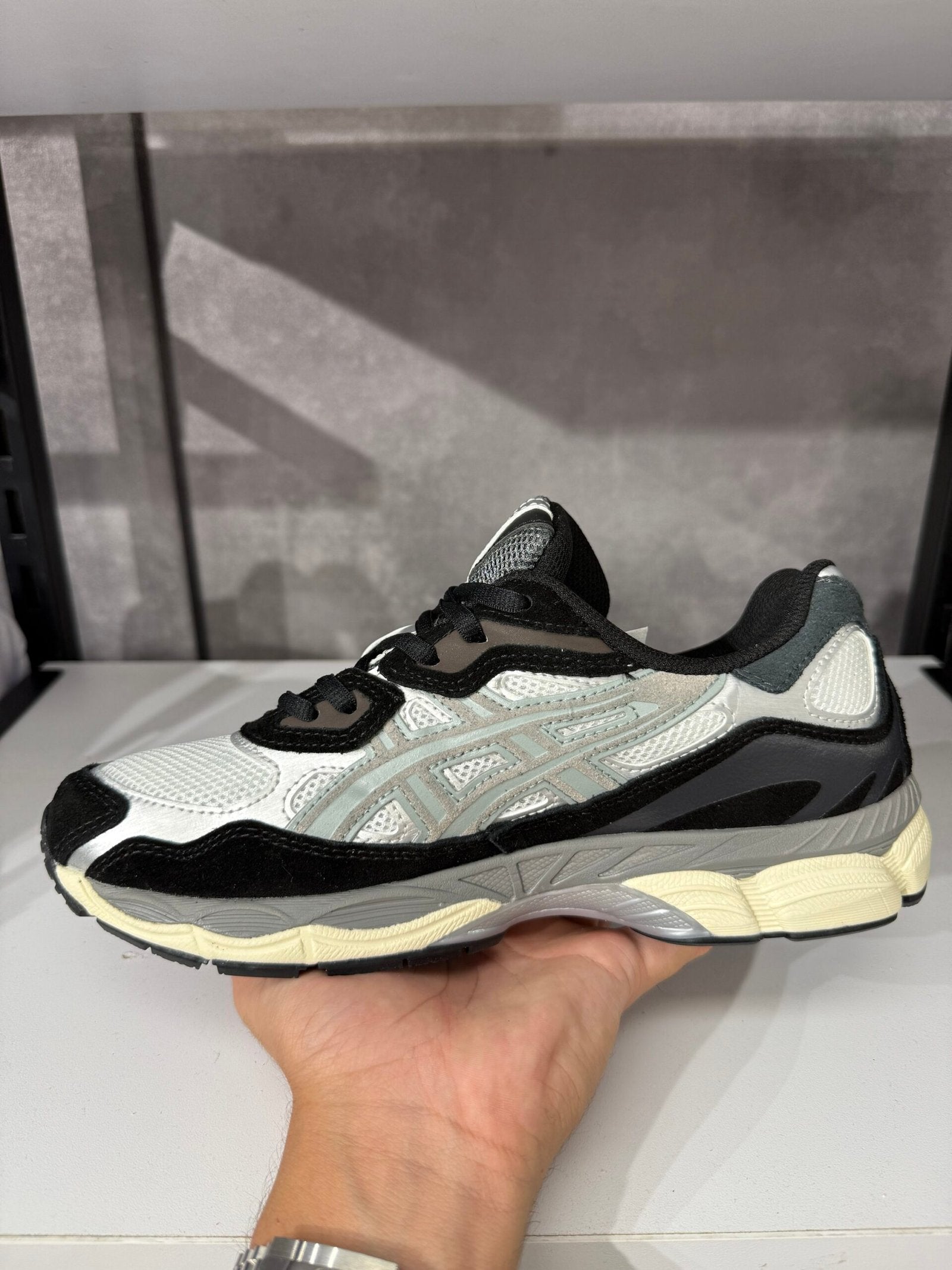 נעלי - Asics Gel NYC - שחור אפור לבן